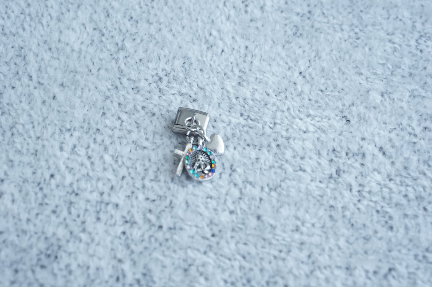 charm colgante virgen