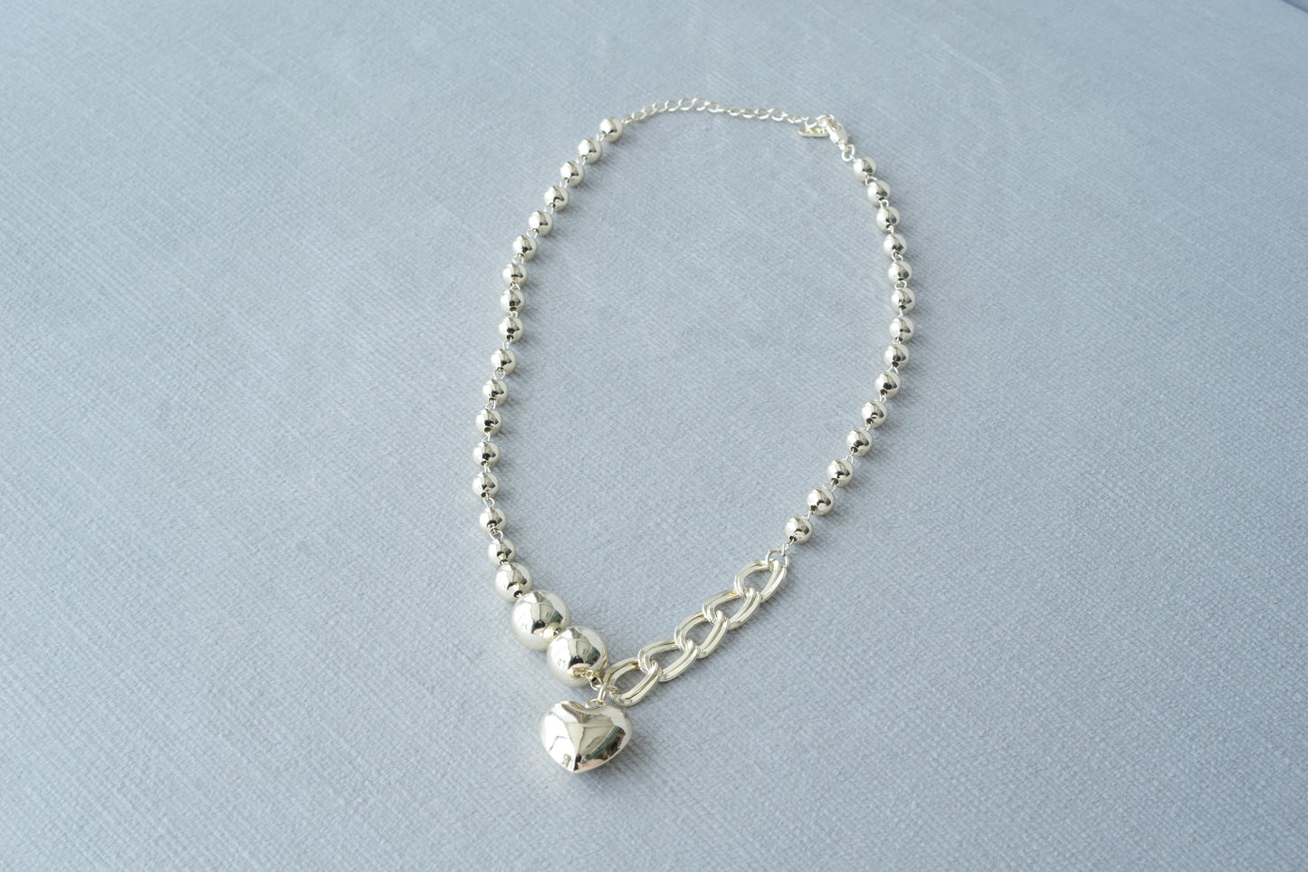 Collar esferas y eslabones corazon