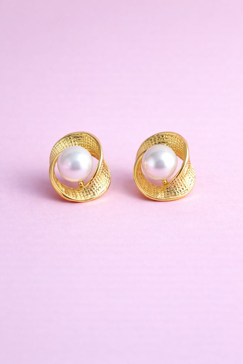 Aretes chunky con perla chapa de oro 18K