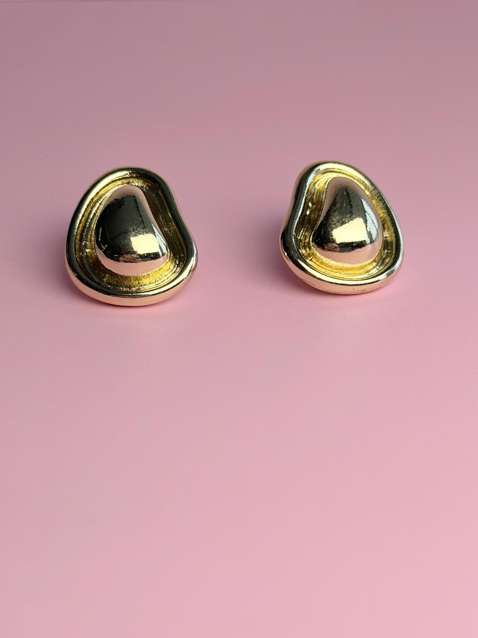 ARETES DROP MAXIMALISTA CHAPA DE ORO