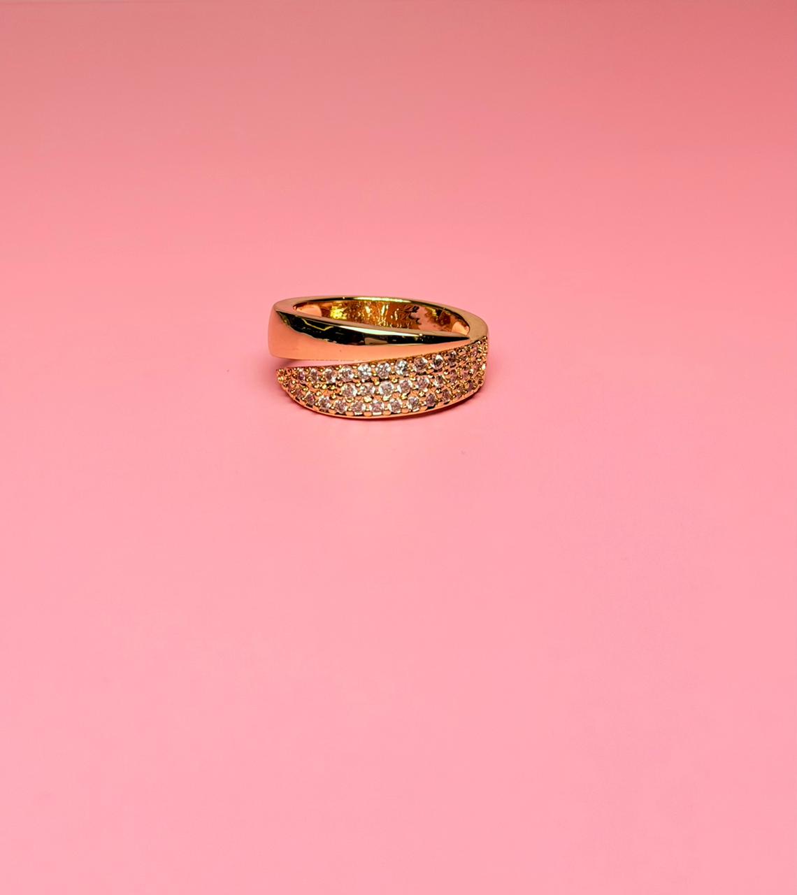 ANILLO AJUSTABLE CON DISEÑO GEOMETRICO ABIERTO