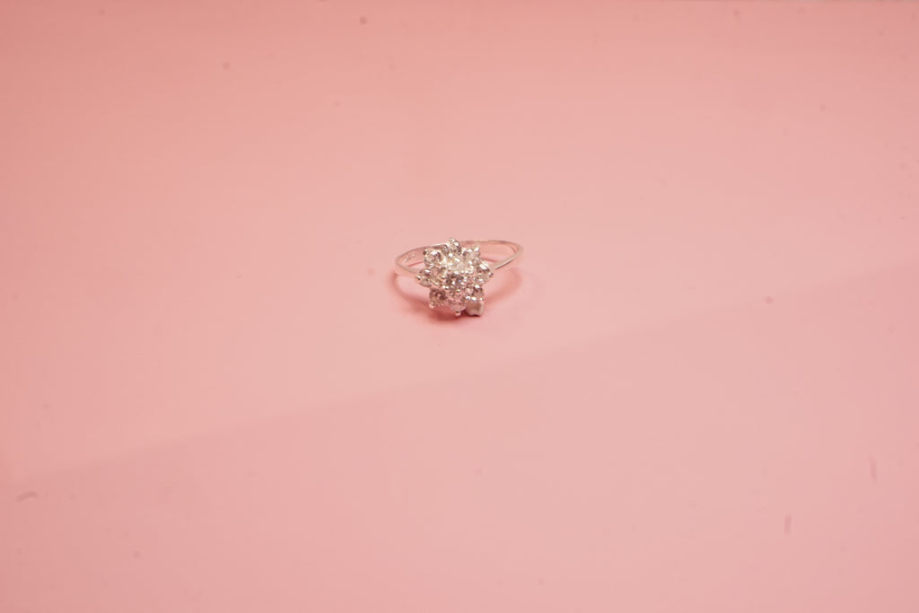 Anillo flor plata .925 con zirconias