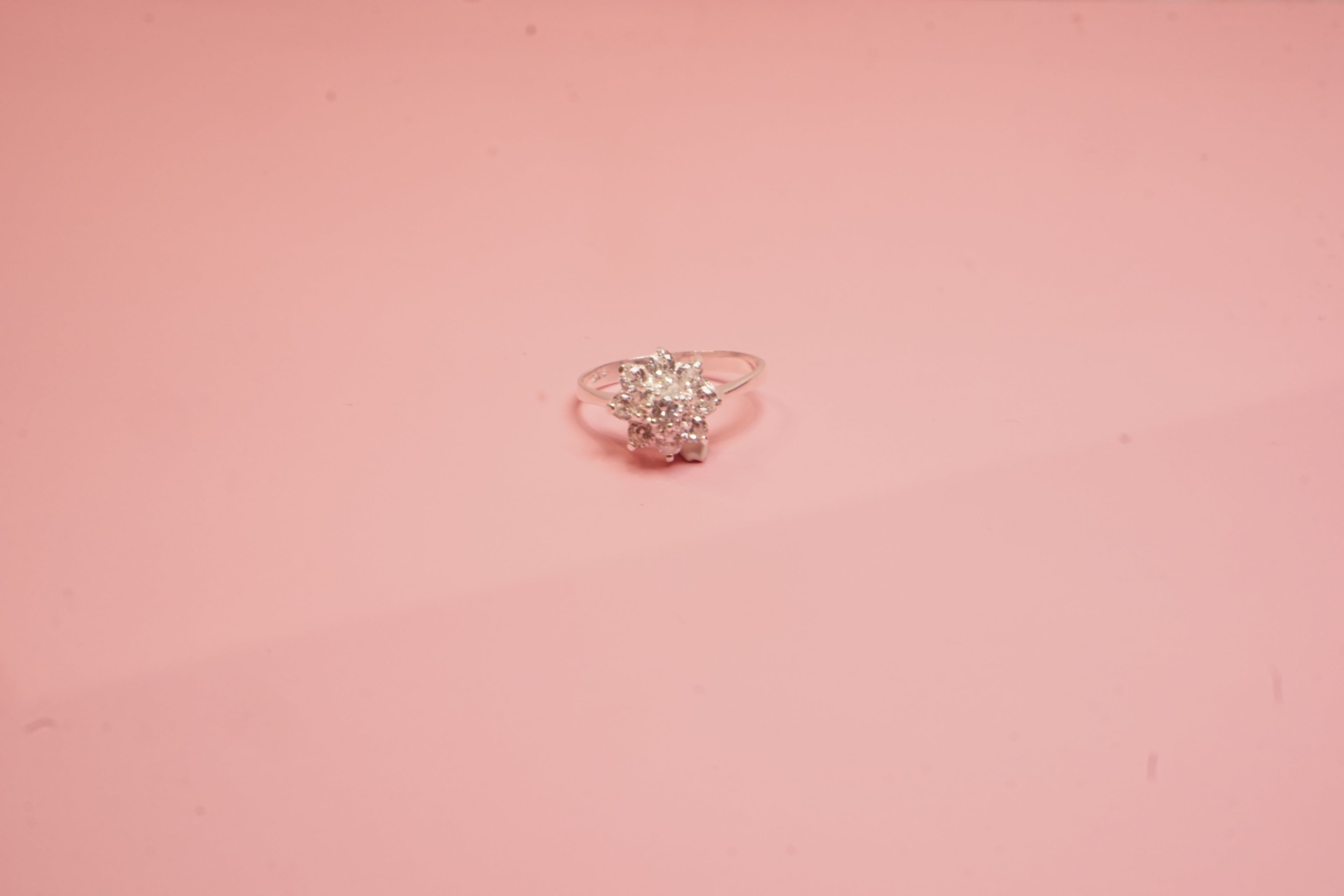 Anillo flor plata .925 con zirconias