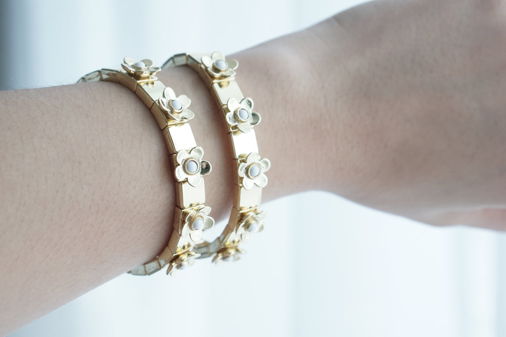 Pulsera de flores chapa de oro