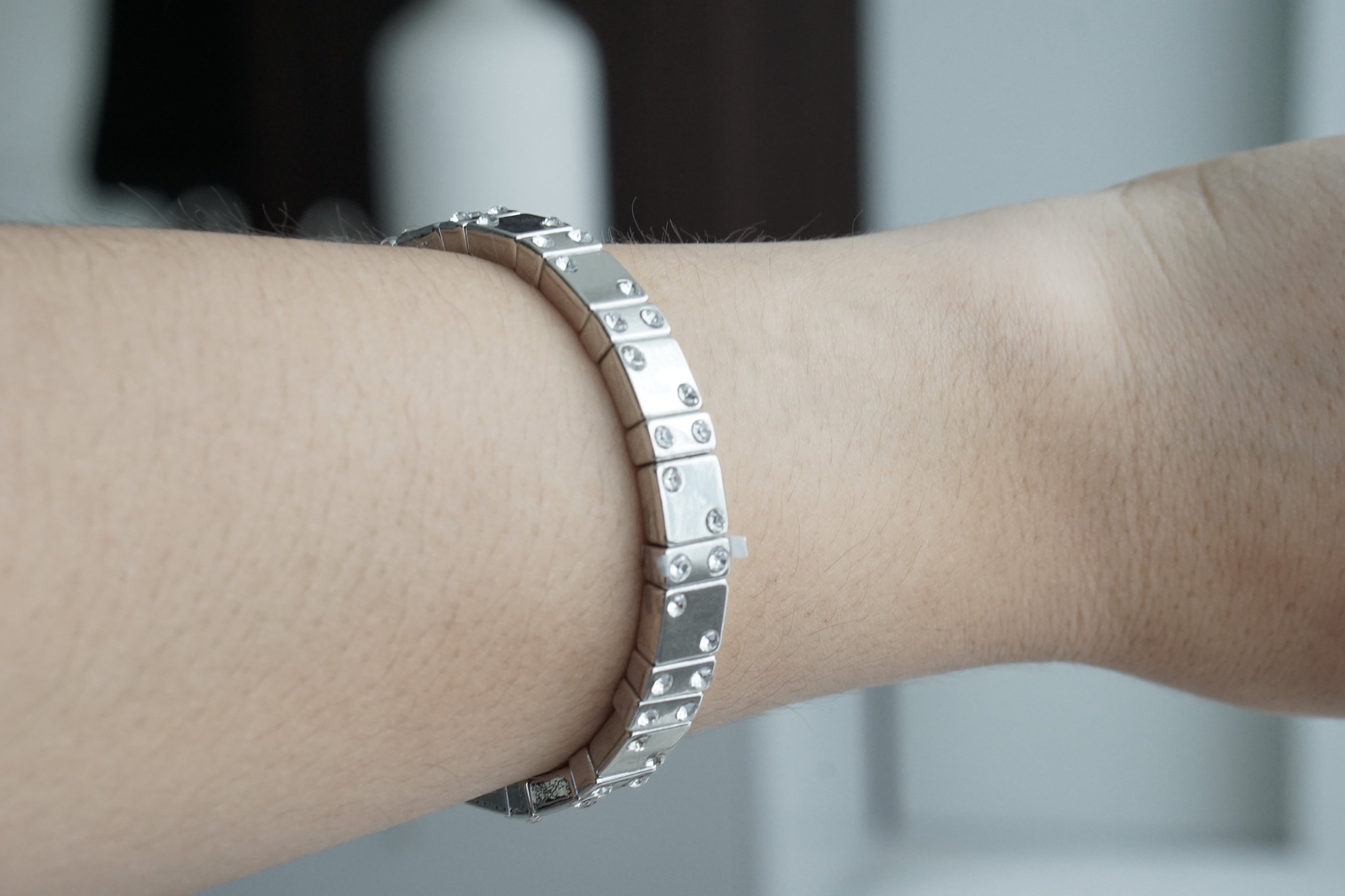 Pulsera barra plateada dado