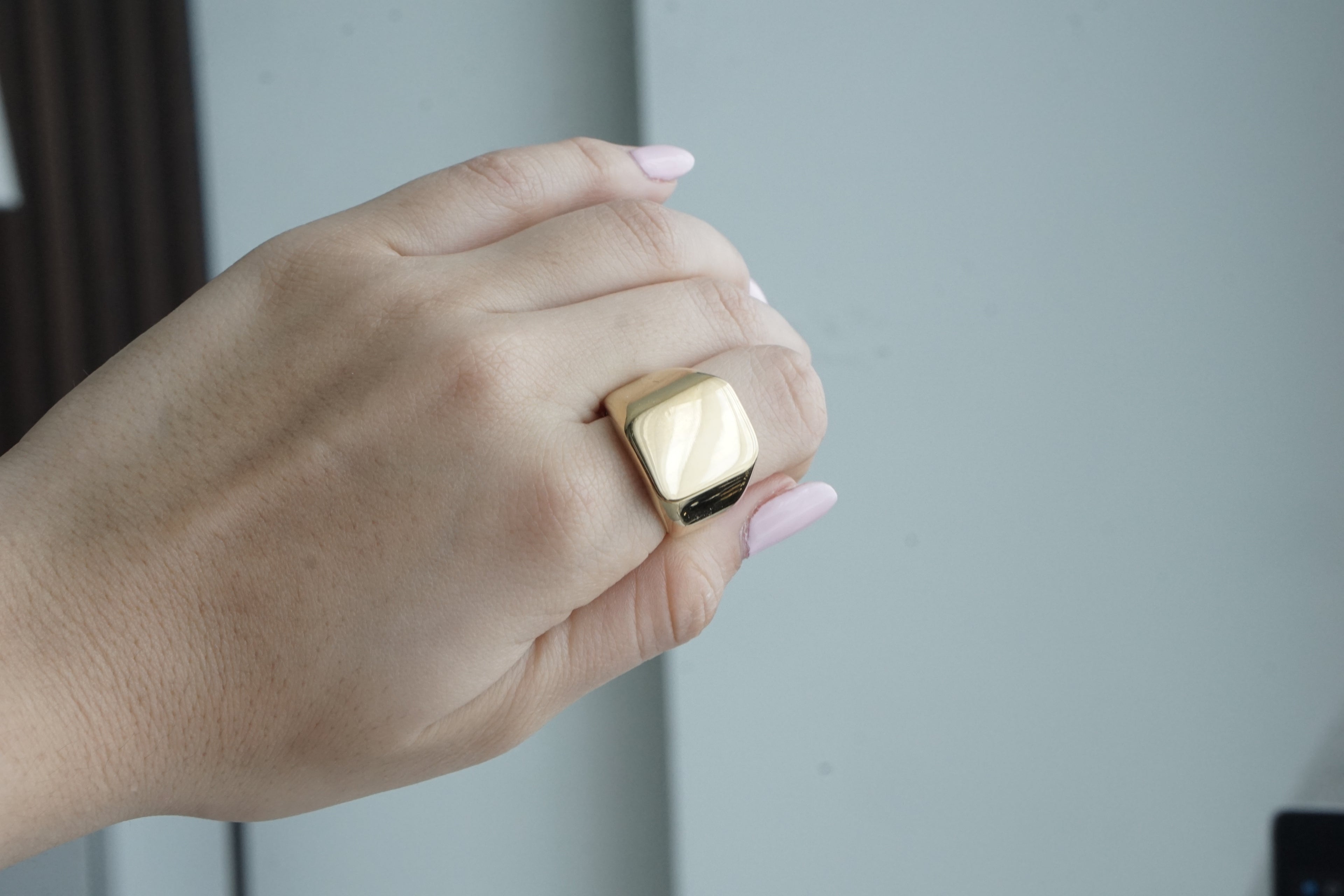 Smooth Rectangle Ring 9MM – Gold Steel