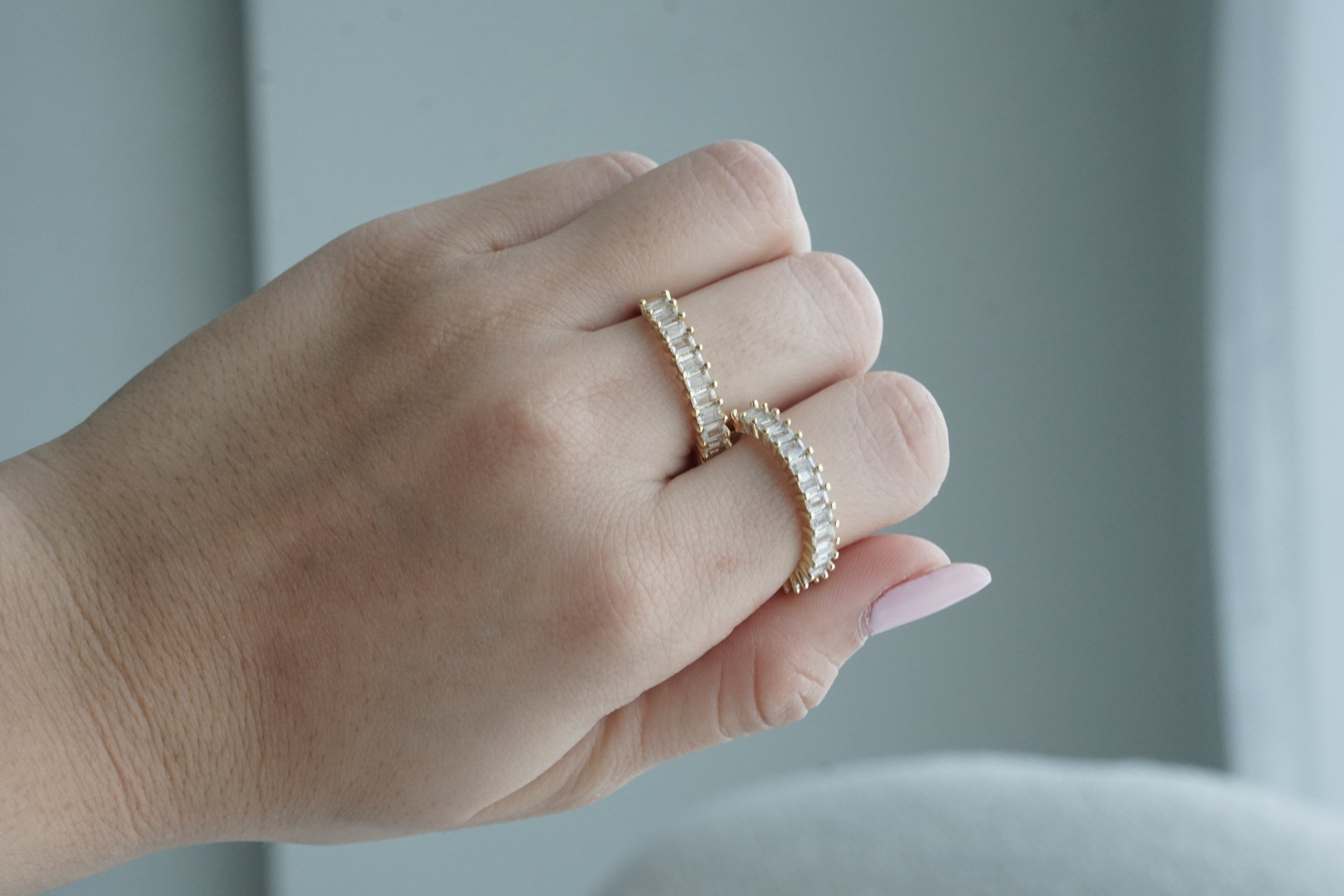 anillo zirconias doradas