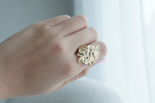 Anillo hojas