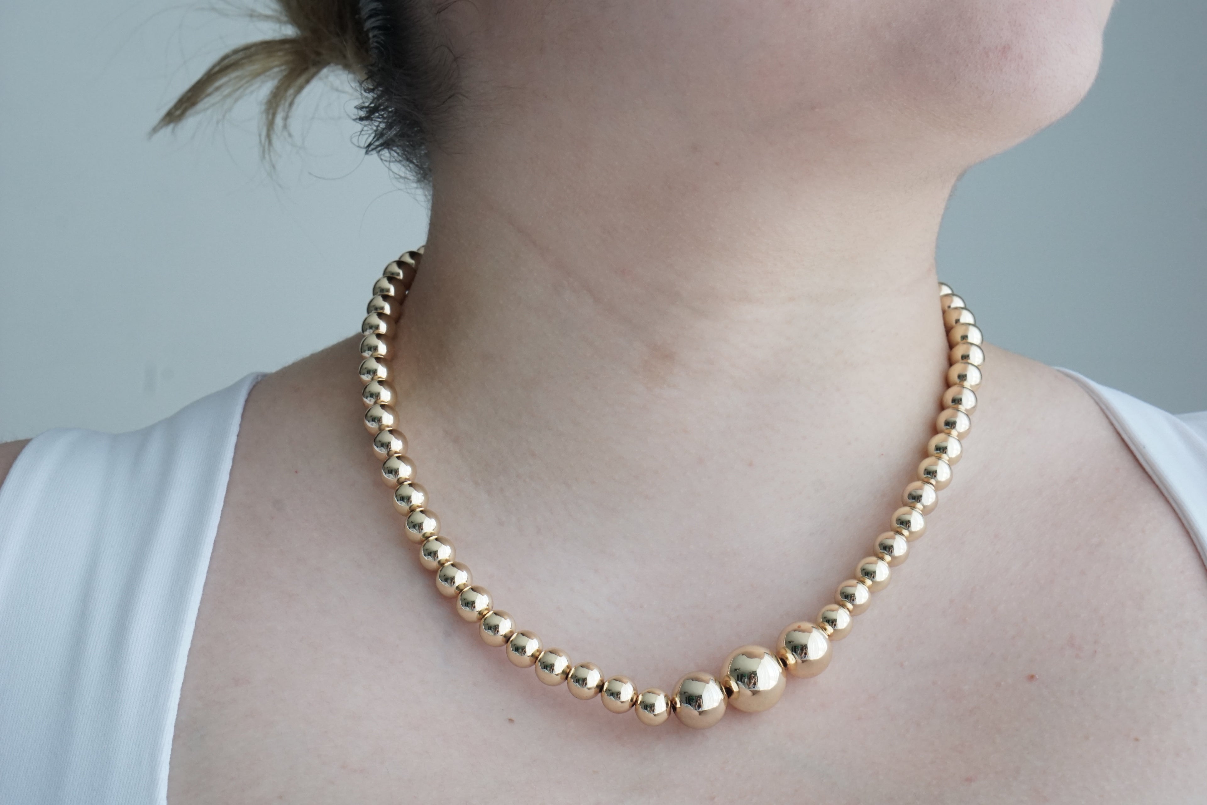 Asymmetrical Smooth Bead Necklace 42CM – 14K
