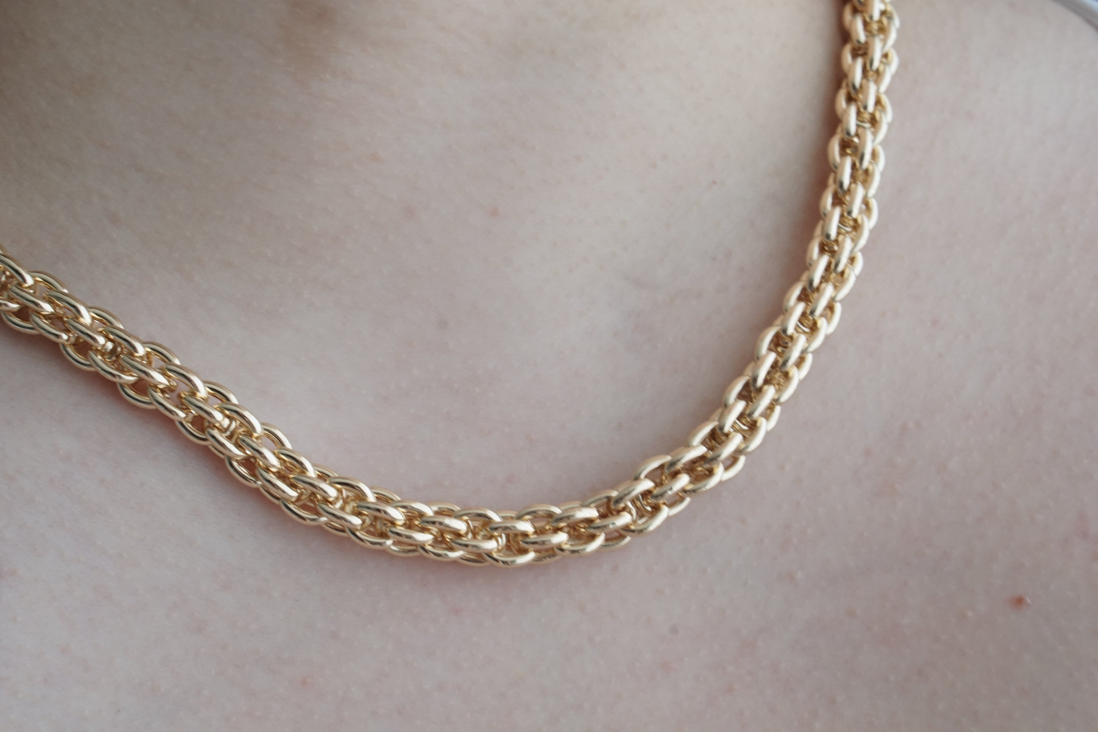 Interlinked Oval Link Chain – 14K