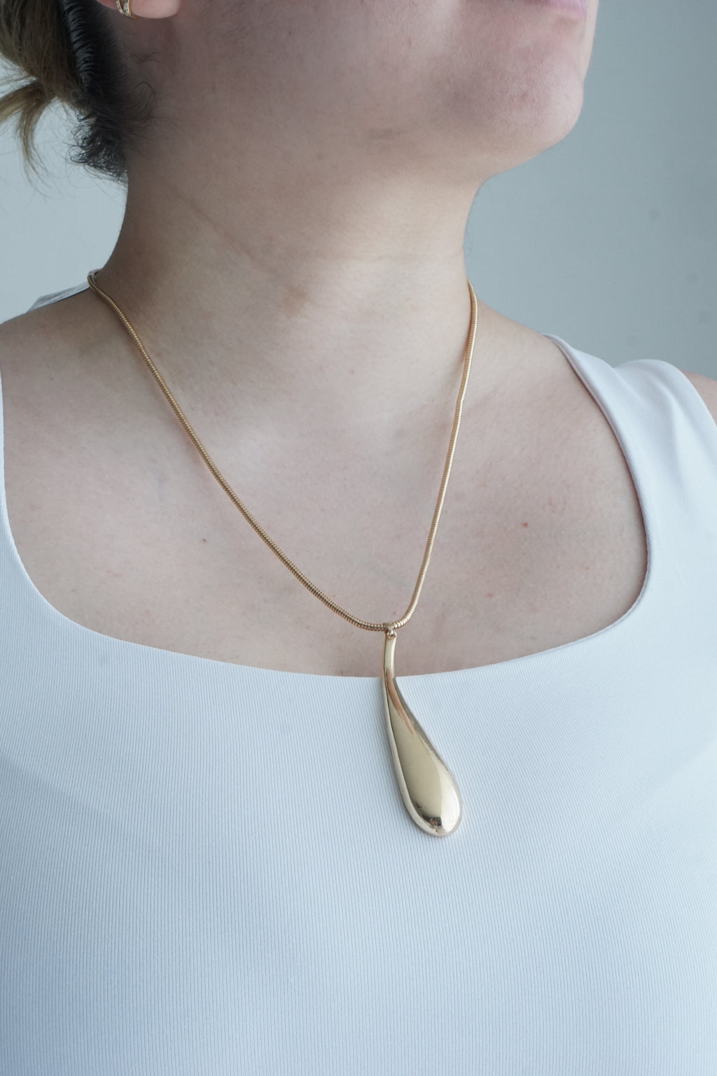 Long drop necklace