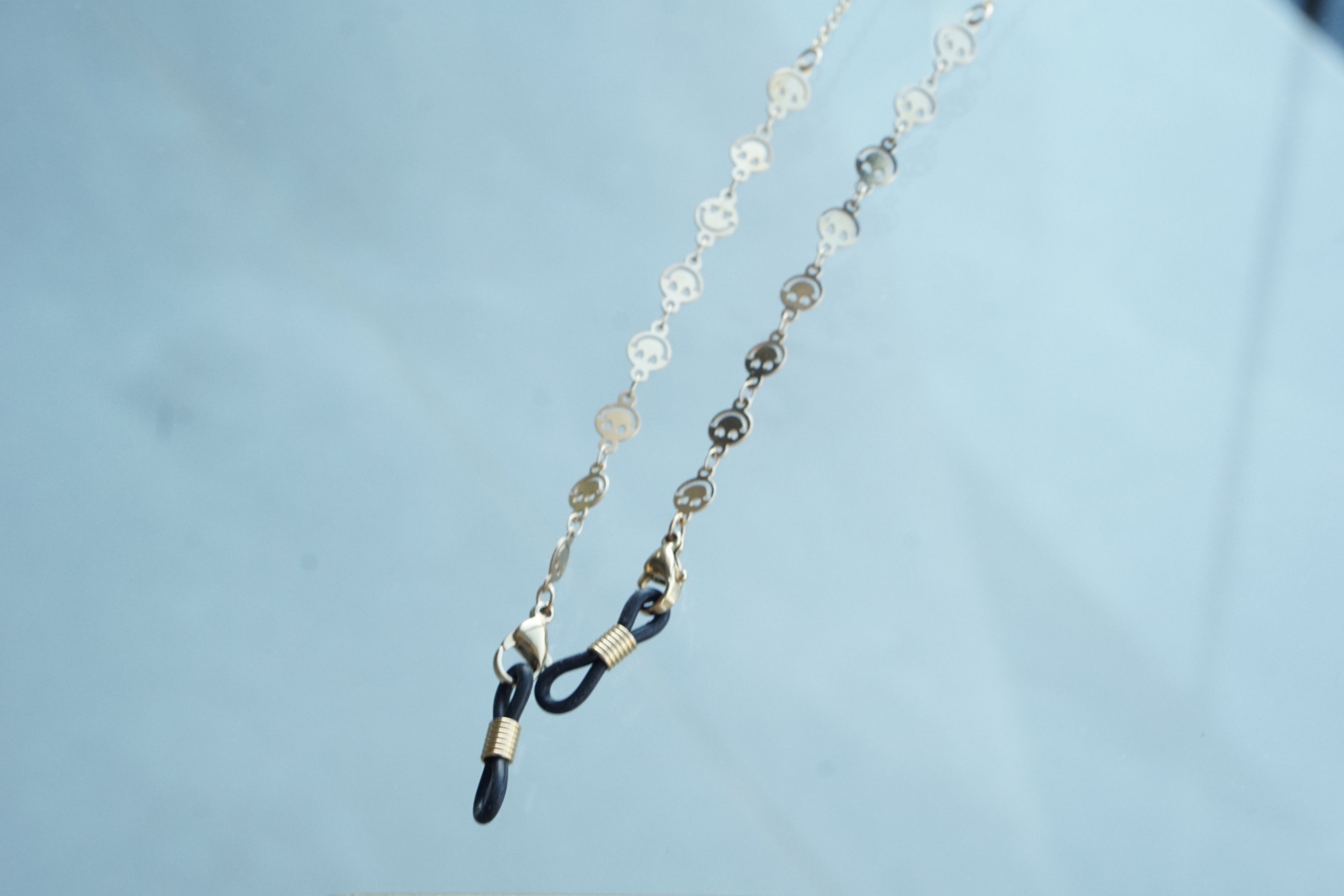 Eyeglass Chain with Happy Face and Heart 5MM – Gold Steel