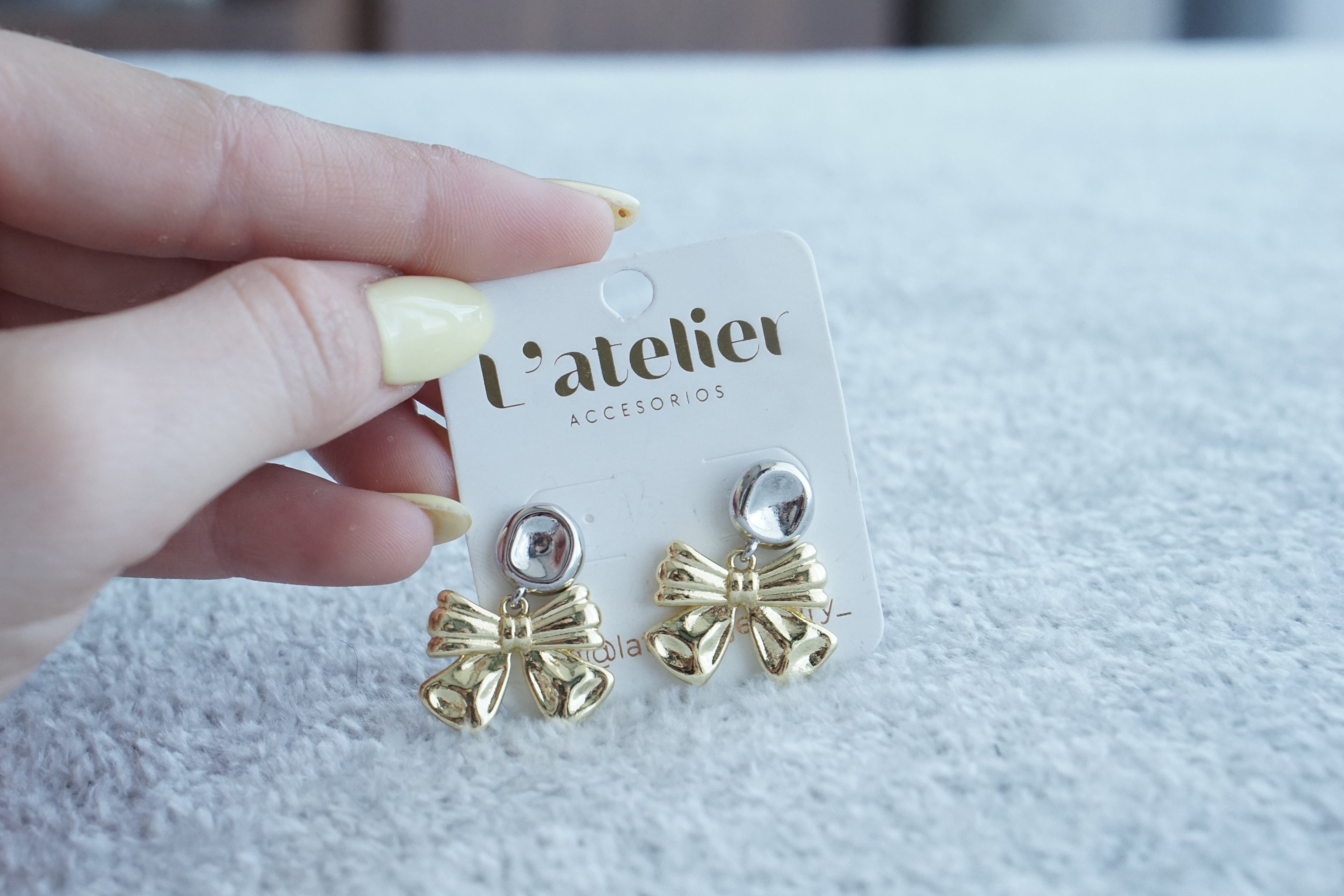 aretes moños