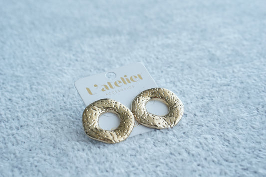 Hammered Open Circle Earrings – Gold