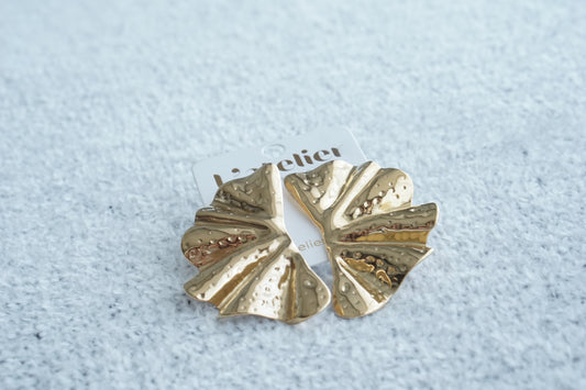 Fan-Shaped Textured Earrings – Gold
