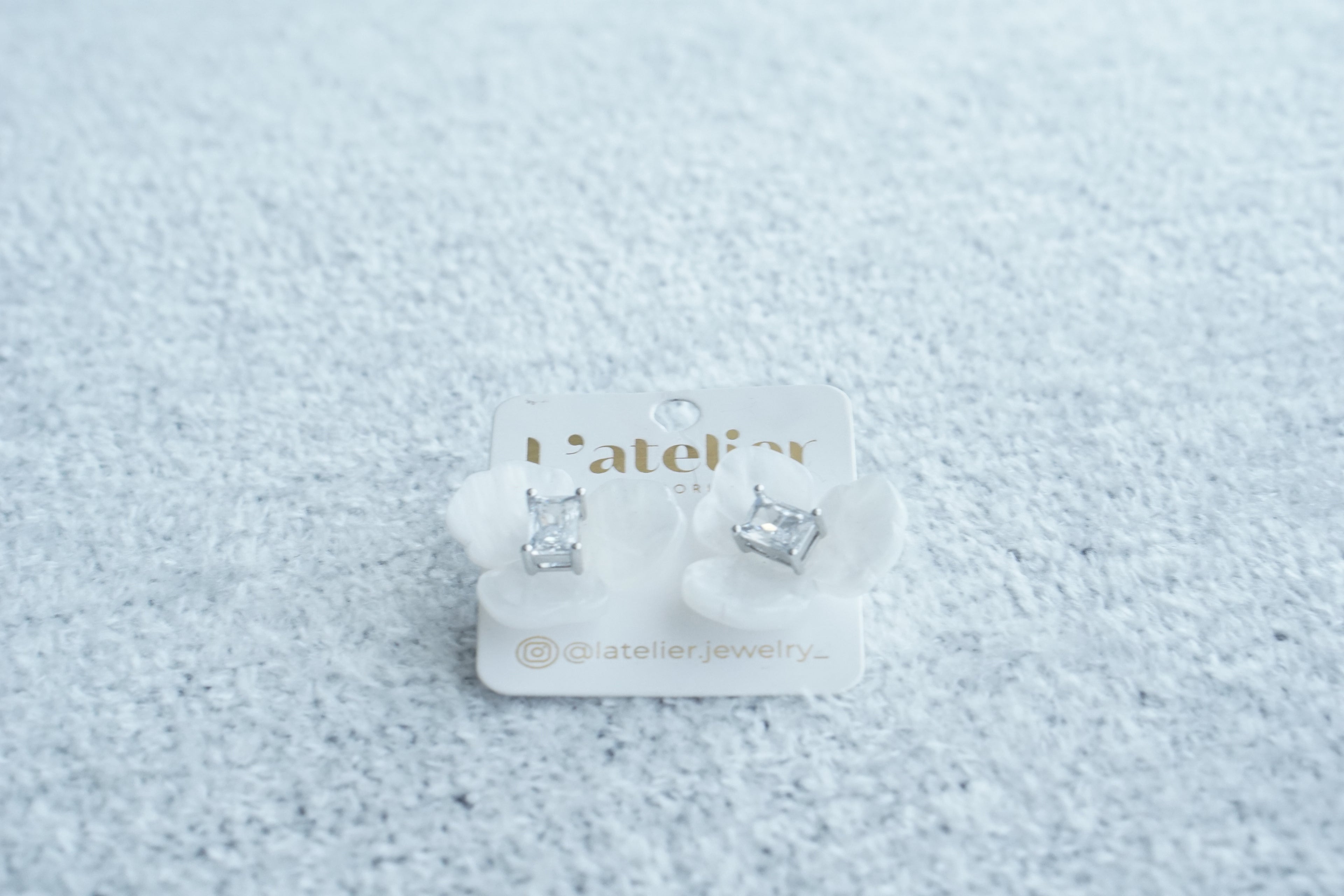 flor con zirconia acero inoxidable con chapa de oro