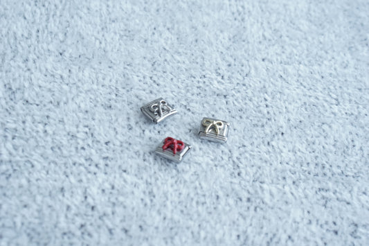 charm moños
