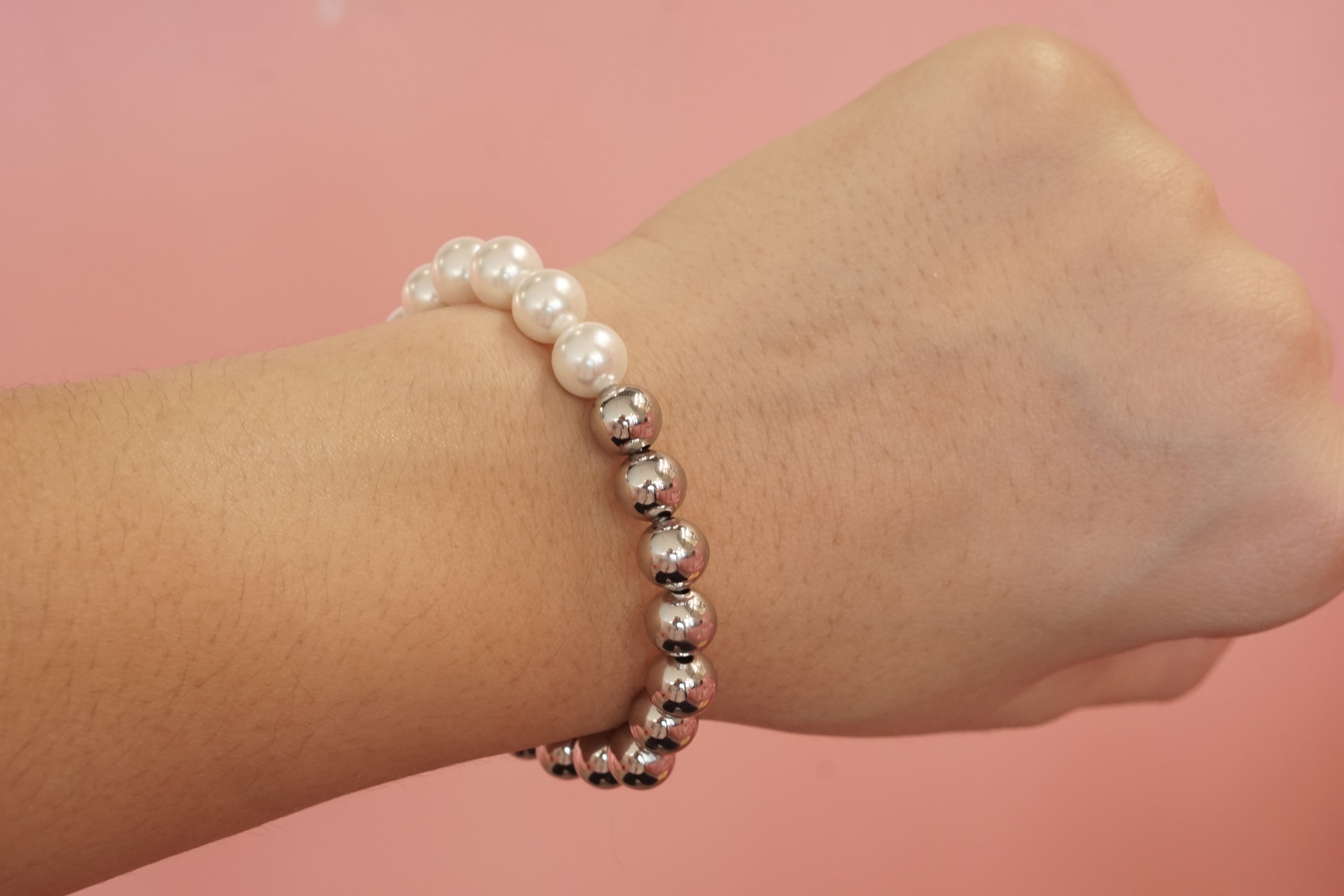 pulsera mitad perla mitad plateada