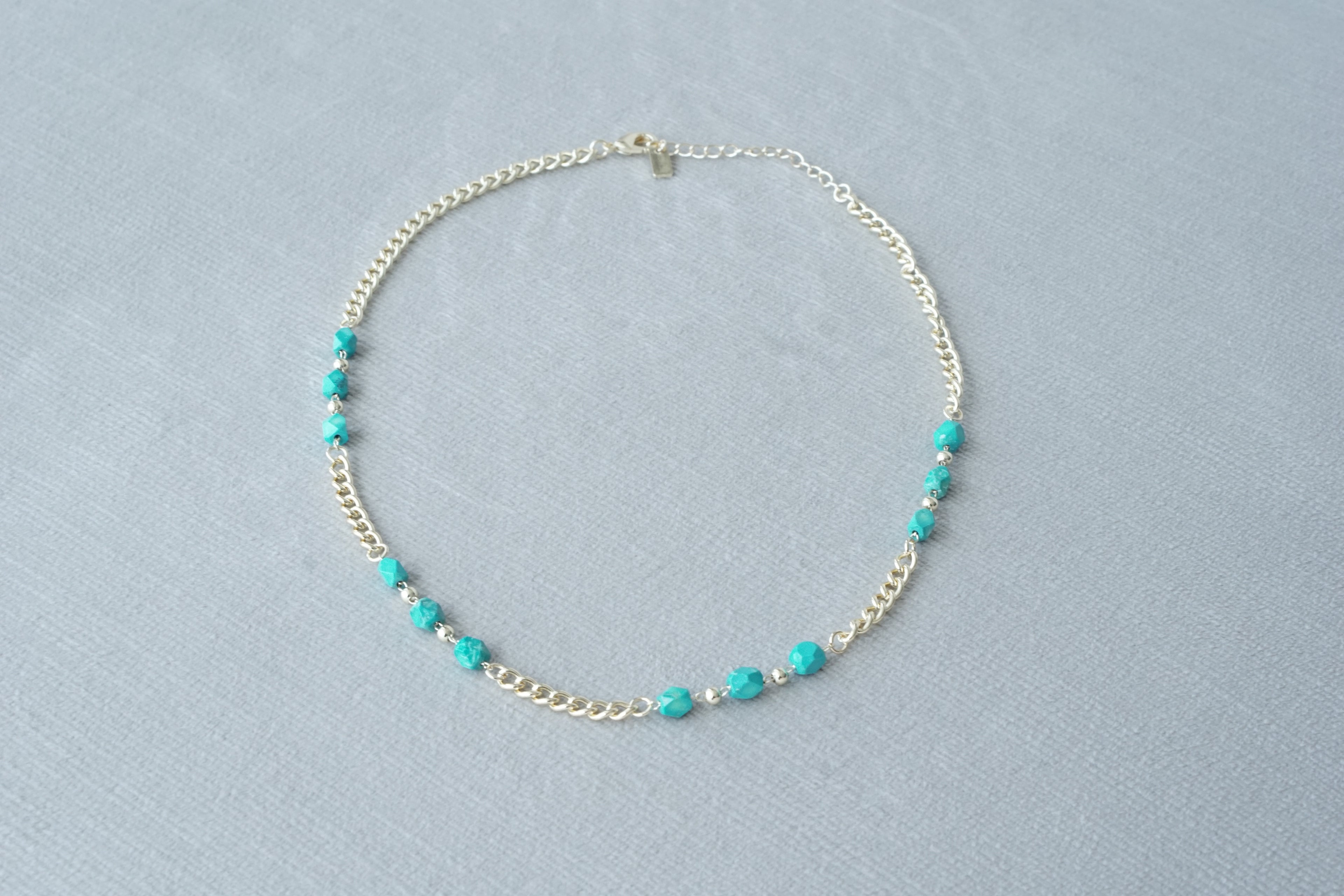 Collar eslabon dorado cuentas azul