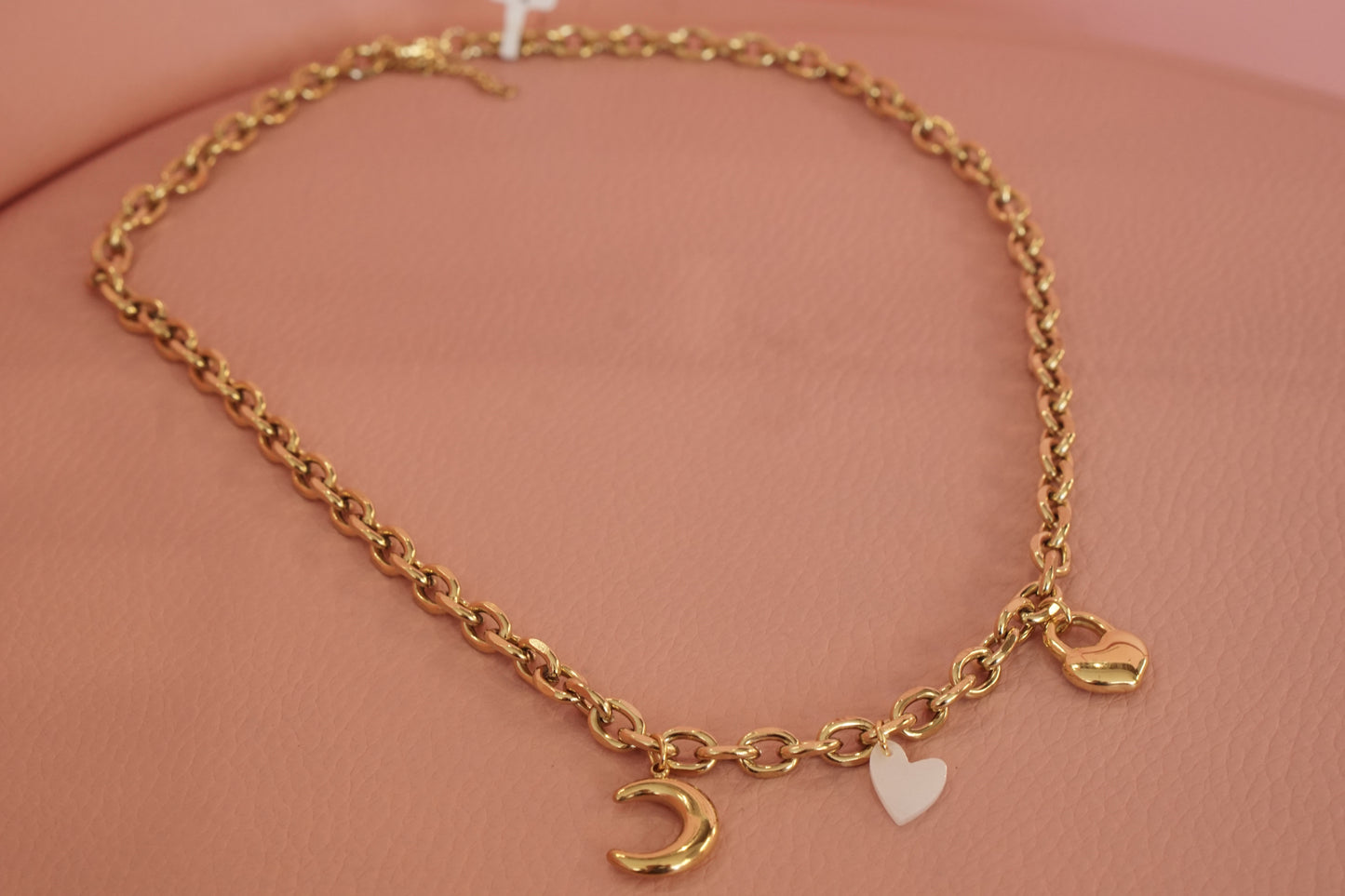 Collar con dije luna candado y corazon de acero inoxidable