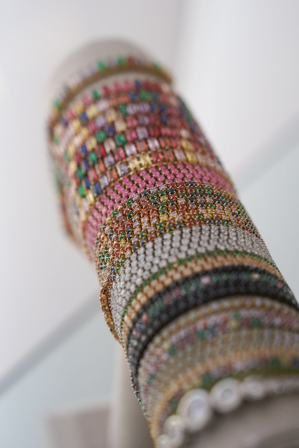 Pulsera tipo tennis delgada