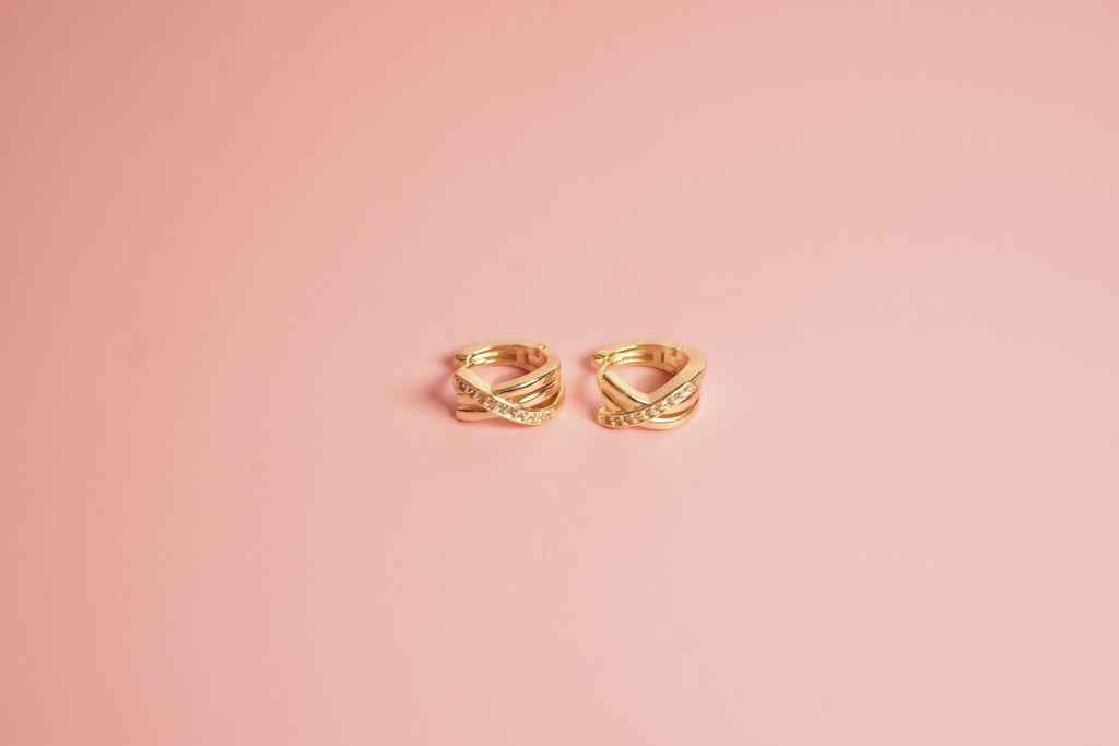 Huggies lineas cruzadas y zirconias