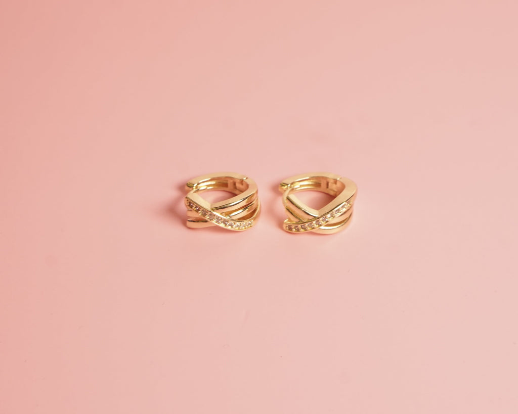 Huggies lineas cruzadas y zirconias