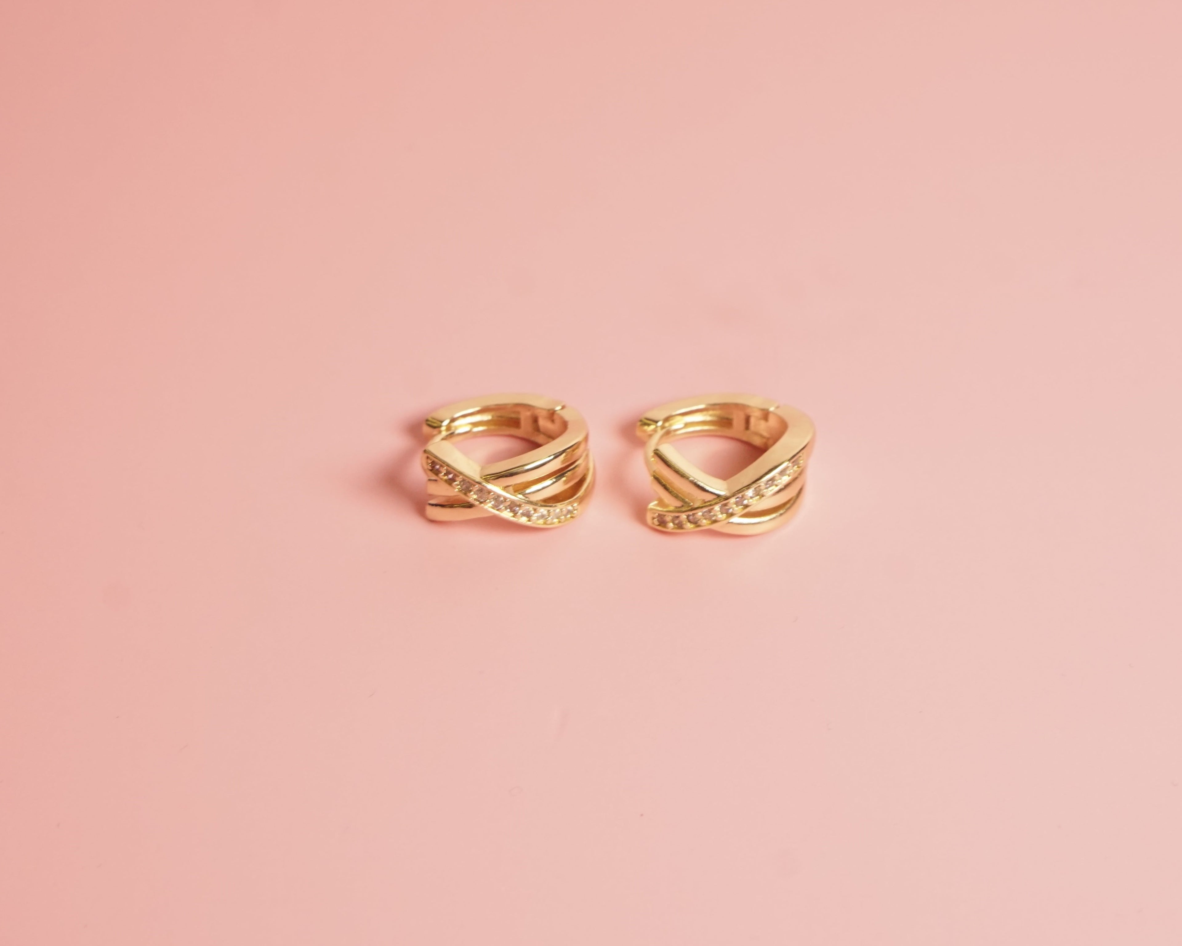 Huggies lineas cruzadas y zirconias