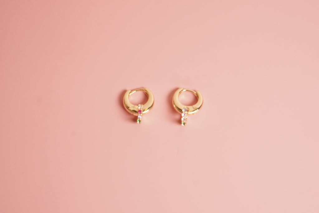 Huggies ovalada rondel con zirconias multicolor