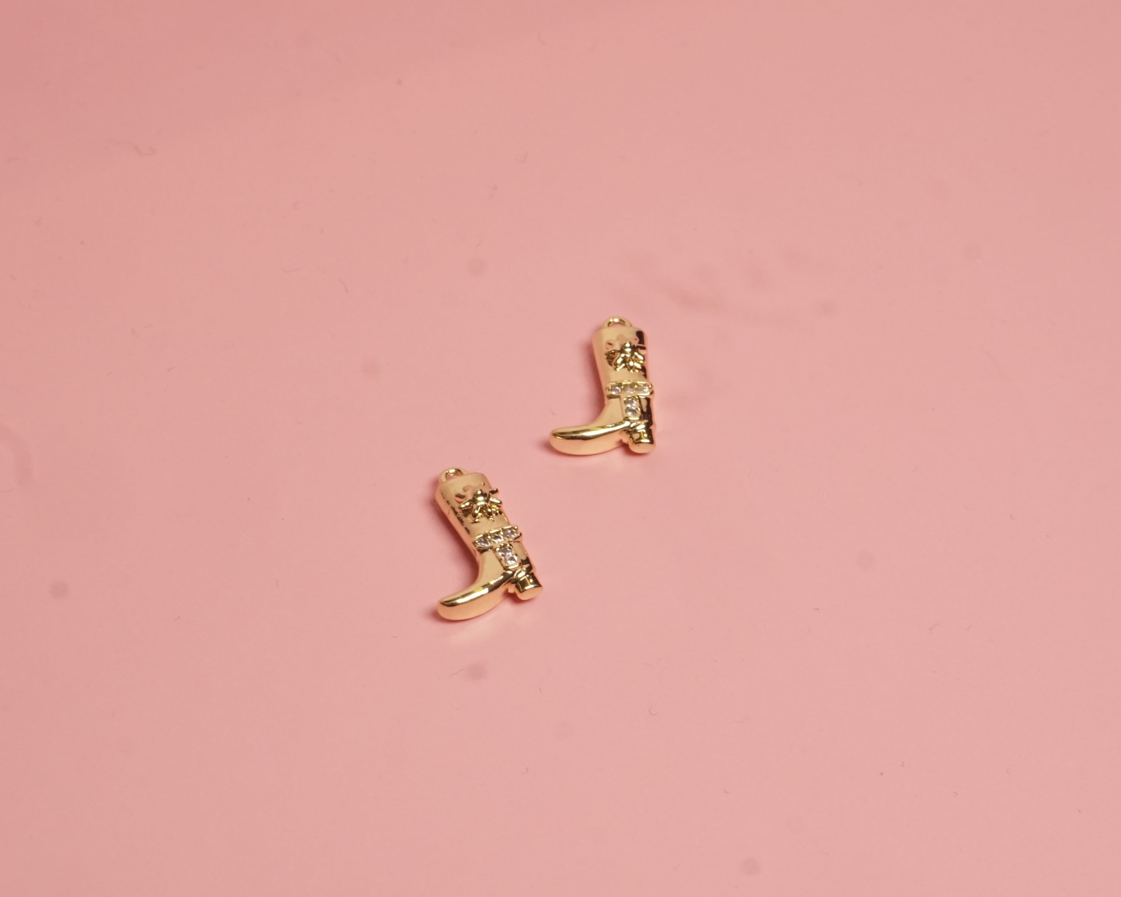 charm bota chapa de oro