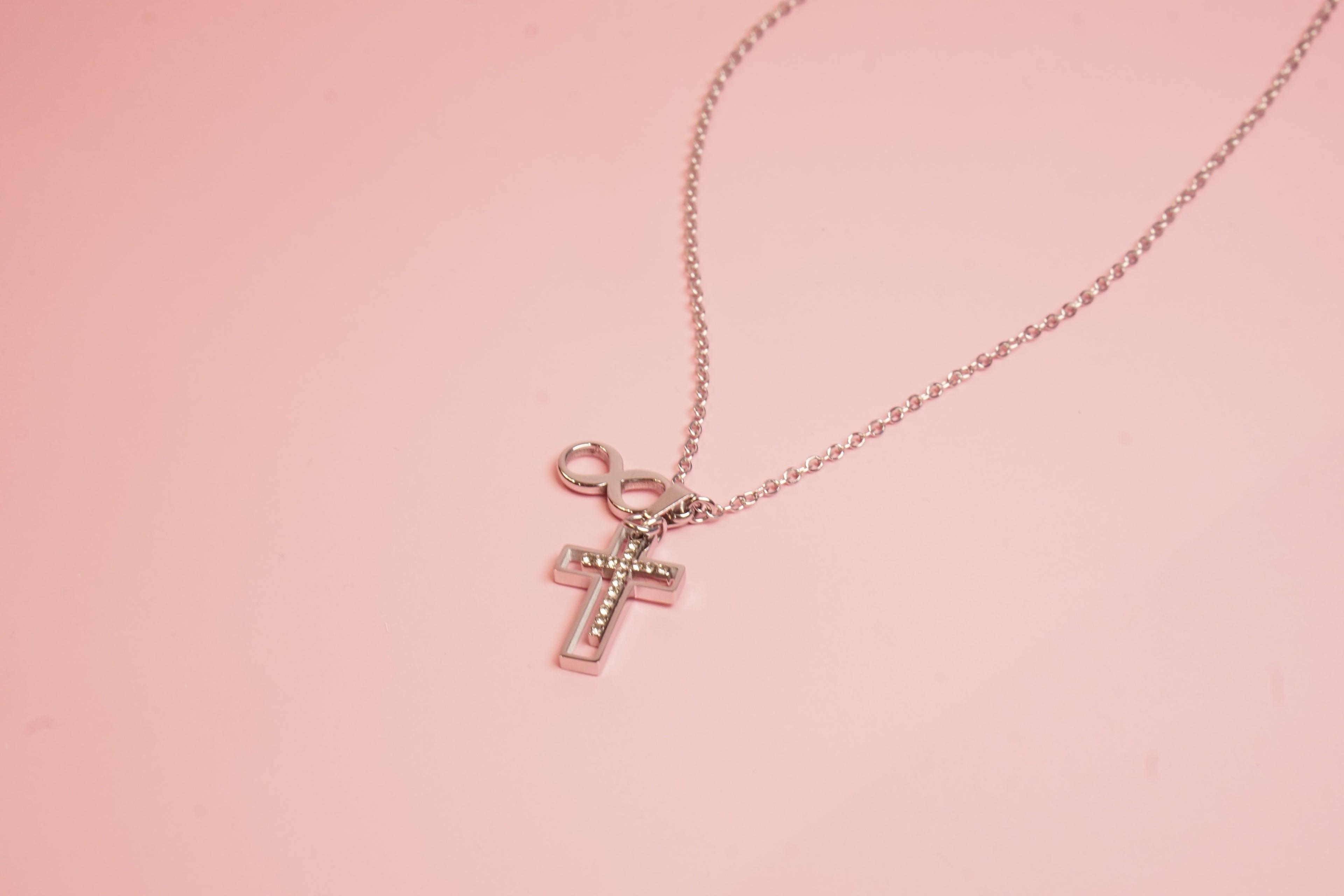 COLLAR DE CRUZ E INFINITO CON CRISTALES 60-65/20C