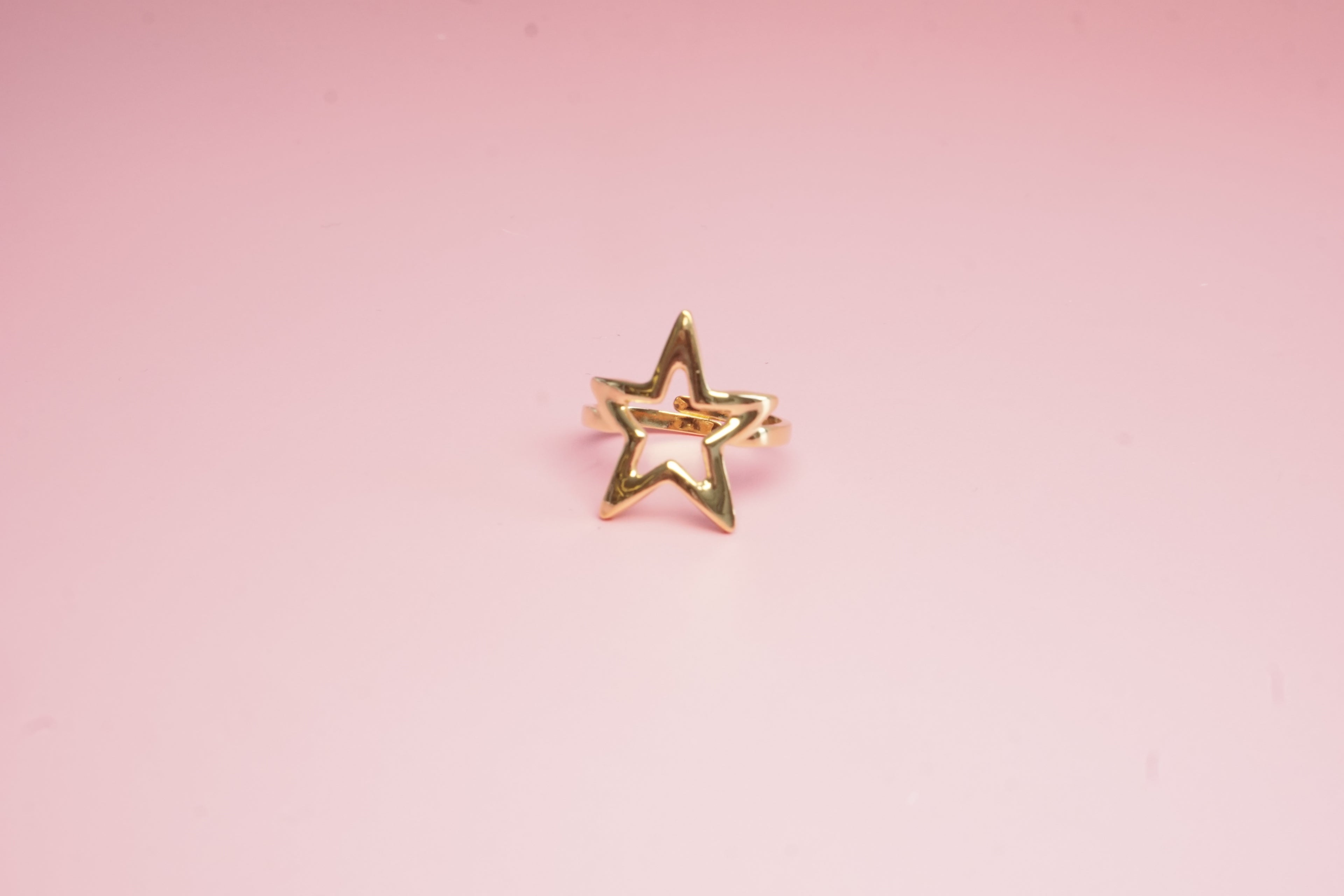 ANILLO AJUSTABLE CON SILUETA DE ESTRELLA 20MM