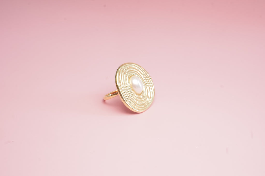 ANILLO AJUSTABLE CIRCULAR CON ESPIRAL Y PERLA O