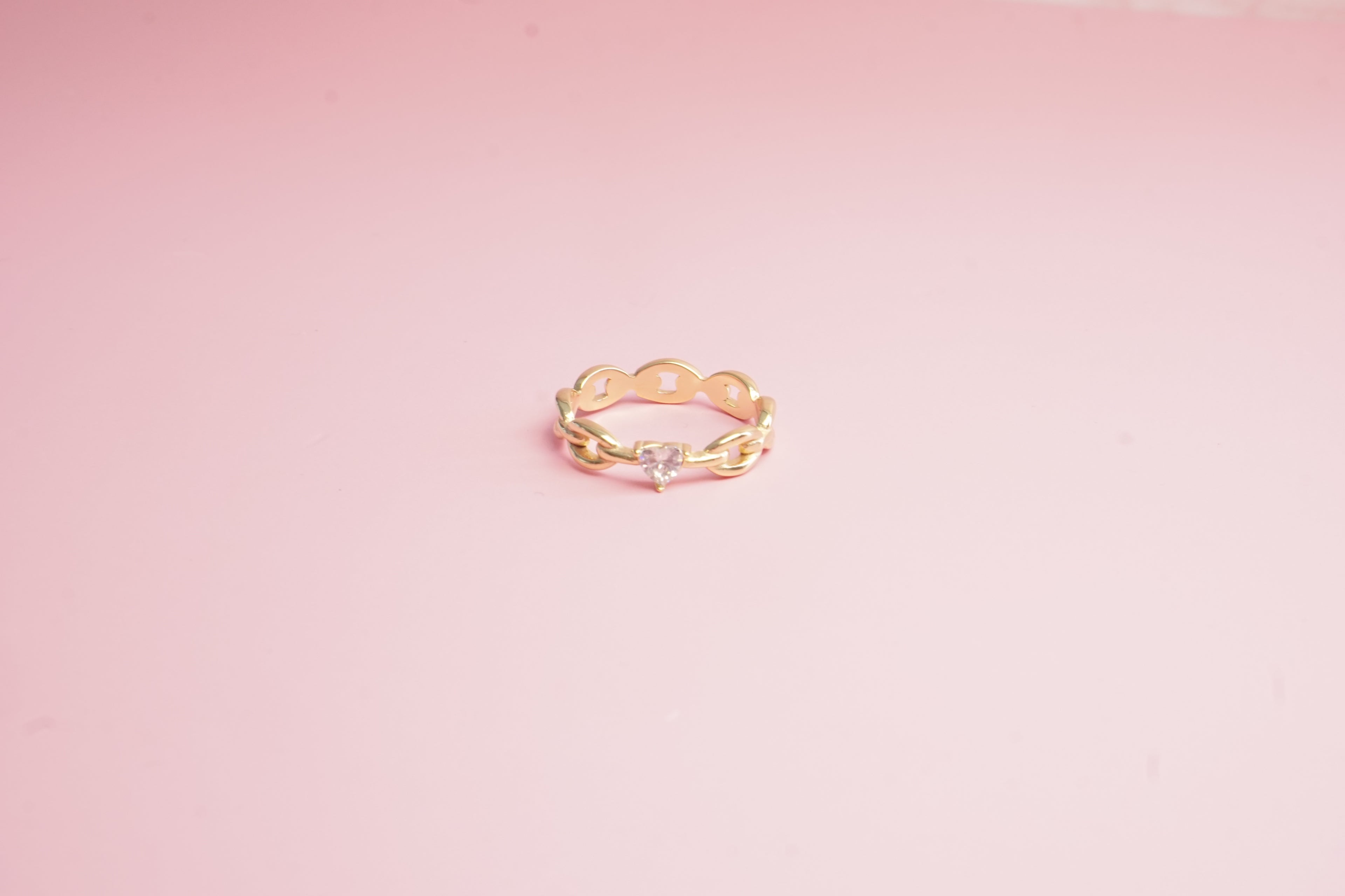 ANILLO DE ESLABONES CON CRISTAL DE CORAZON 5MM