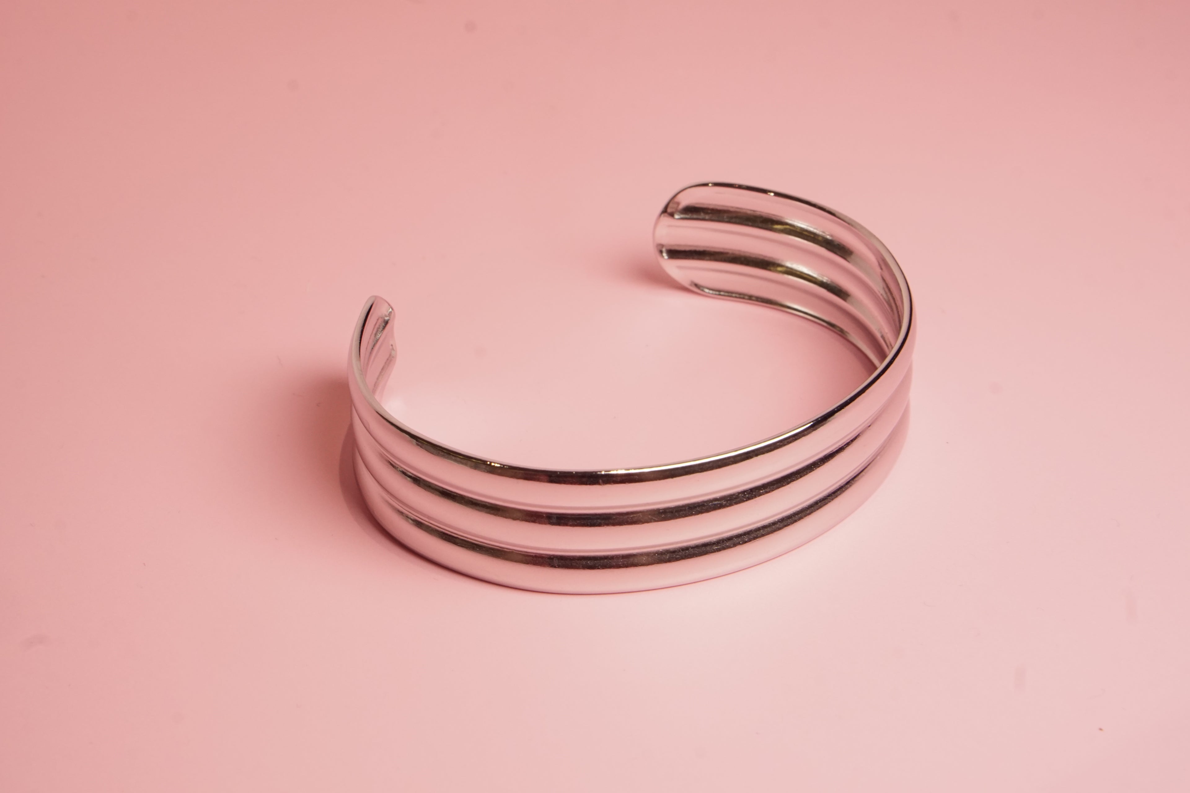 BRAZALETE AJUSTABLE DE LINEAS LISO 16MM