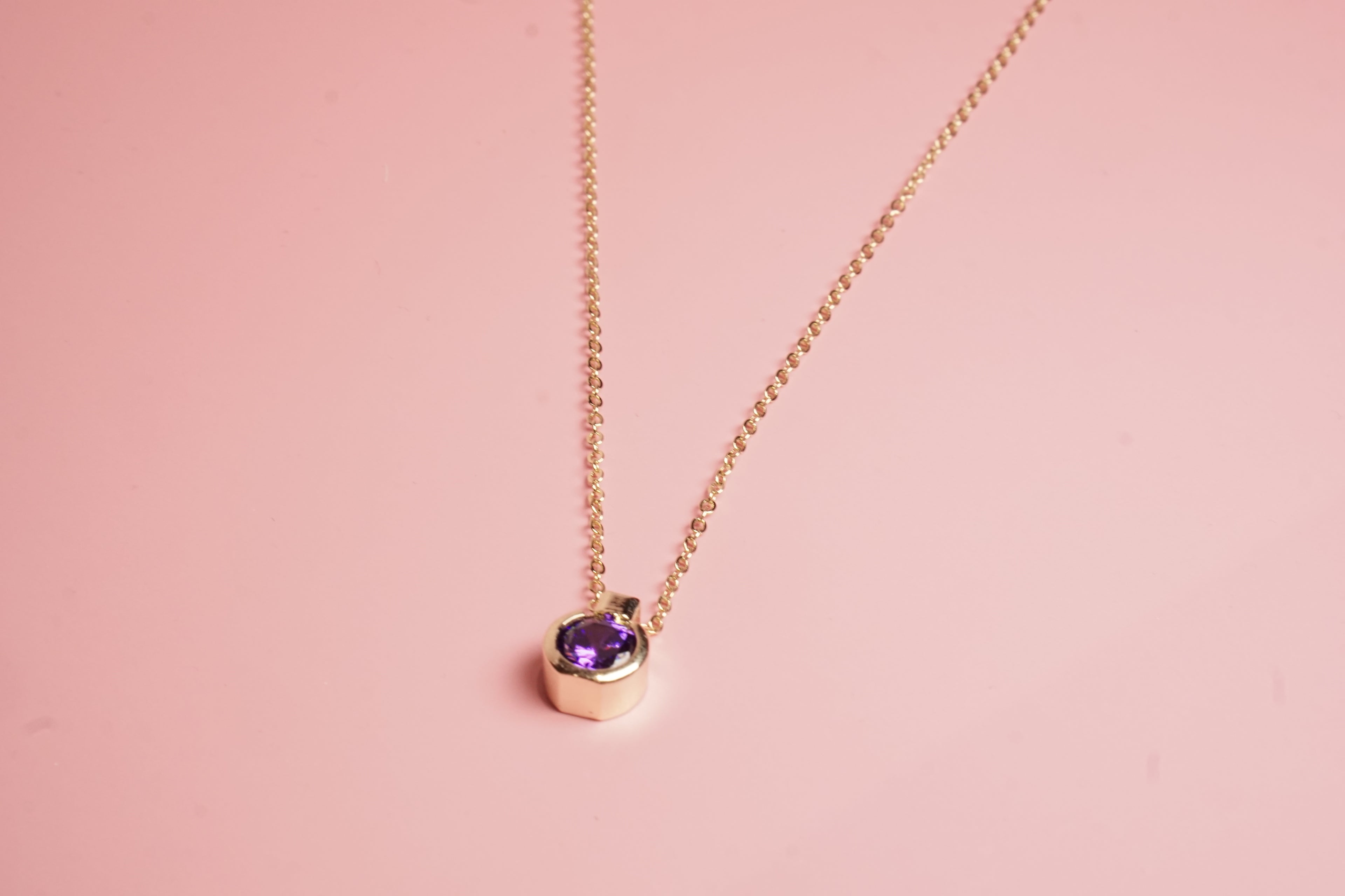 COLLAR ZIRCONIA 13X10MM VIOLETA DORADO CL764P