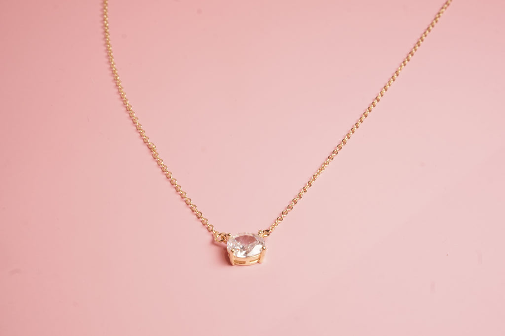 COLLAR OVAL 10X8 MM ZIRCONIA DORADO CL820P