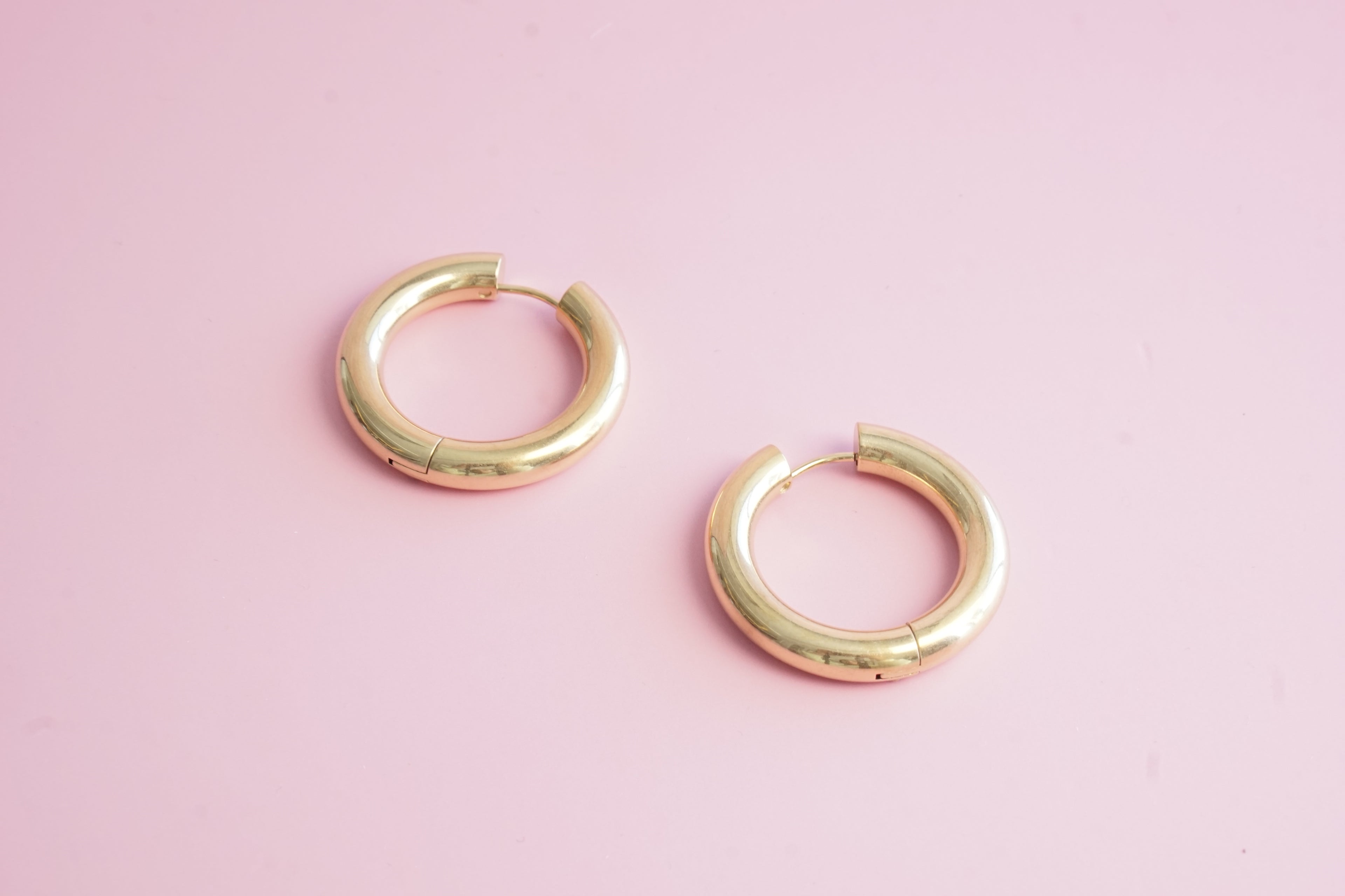 ARRACADA TUBULAR CON ACABADO LISO 29MM/5MM DO