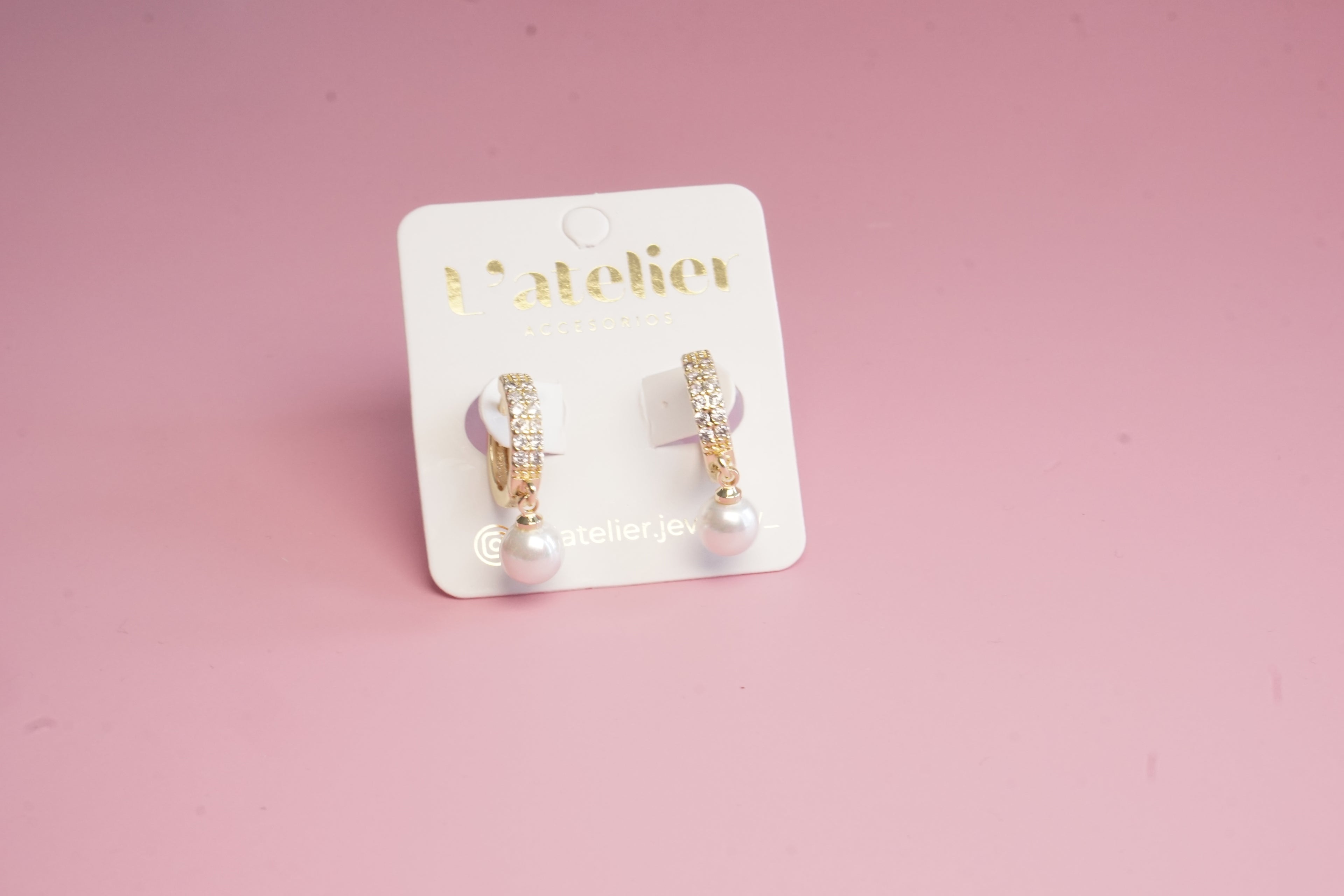 Arracada zirconias y perlita