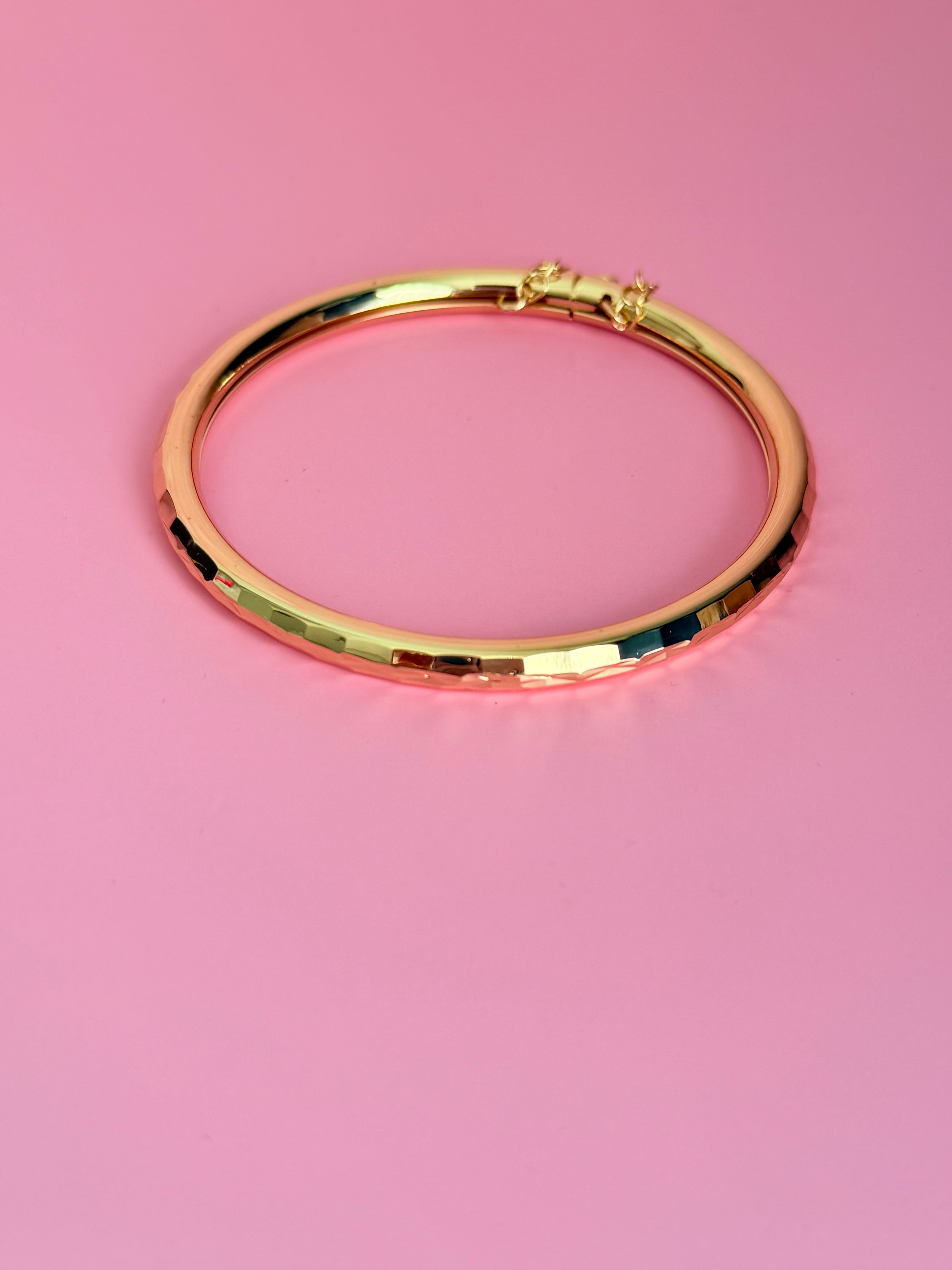 Pulsera lisa rígida