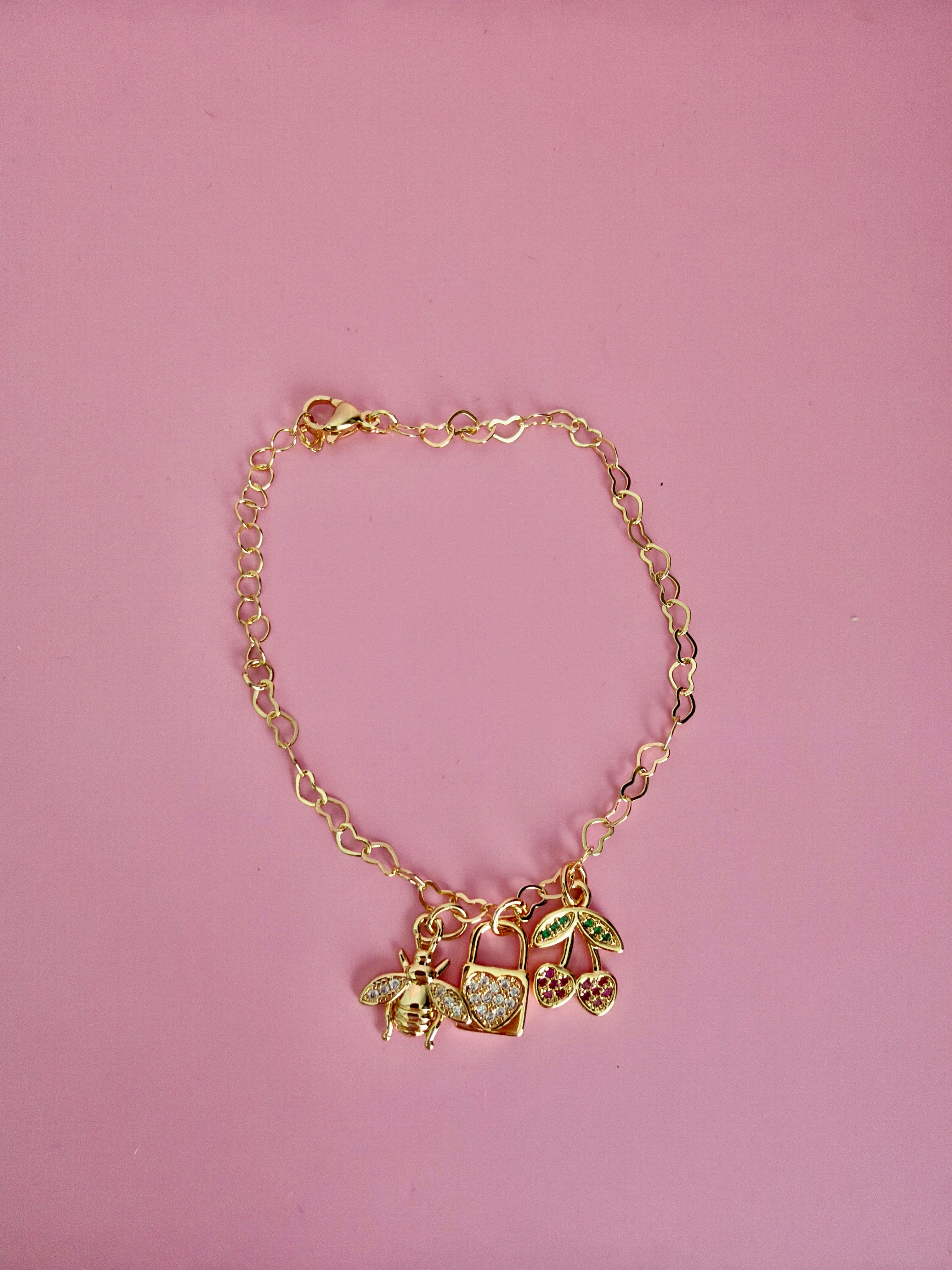 Pulsera charms cadena corazones