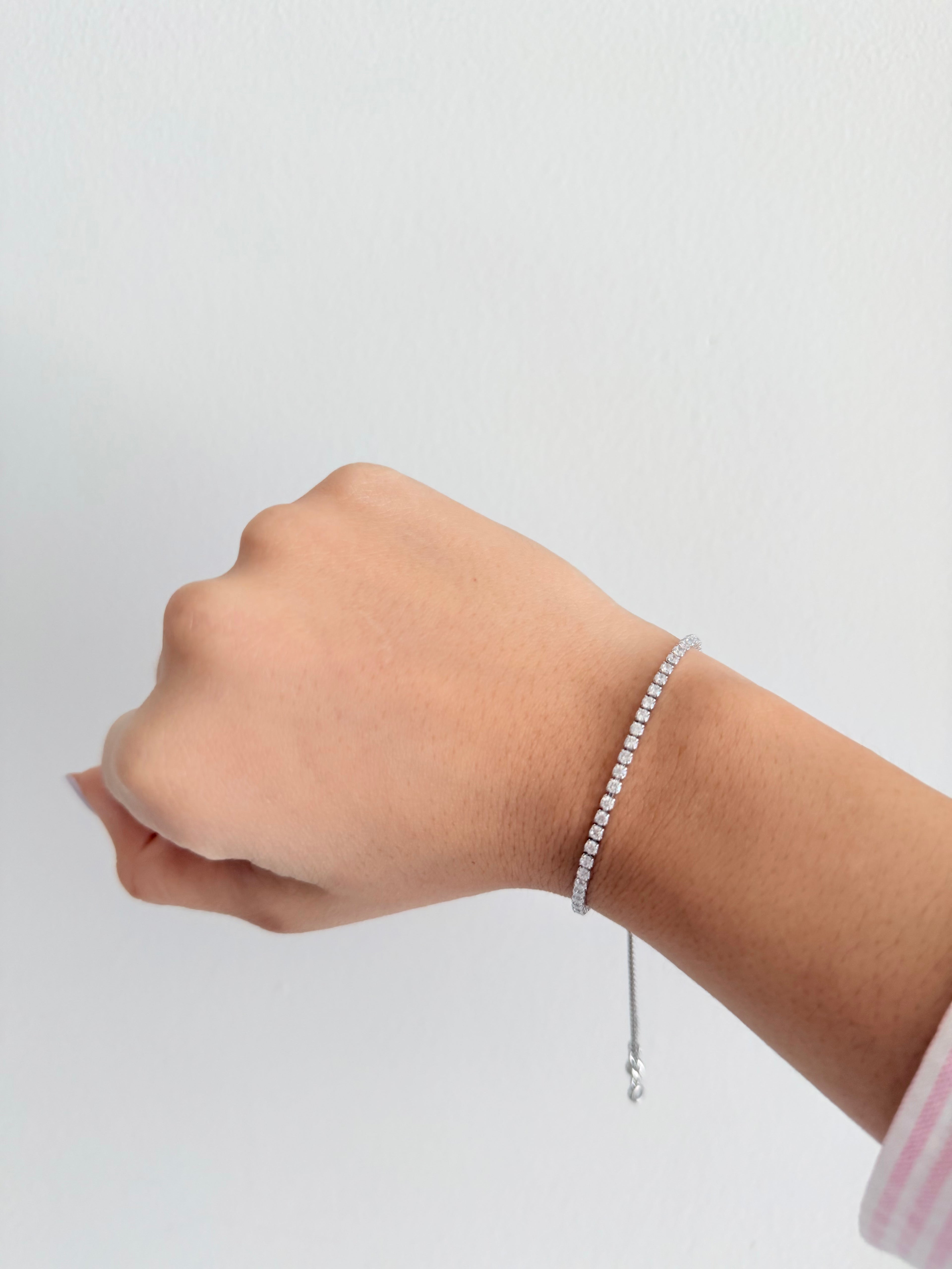Pulsera tipo tennis delgada