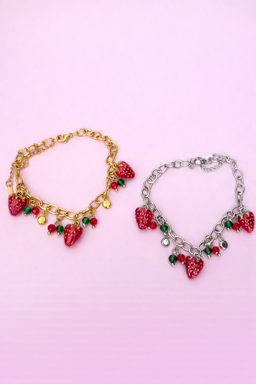 Pulsera strawberries colgantes