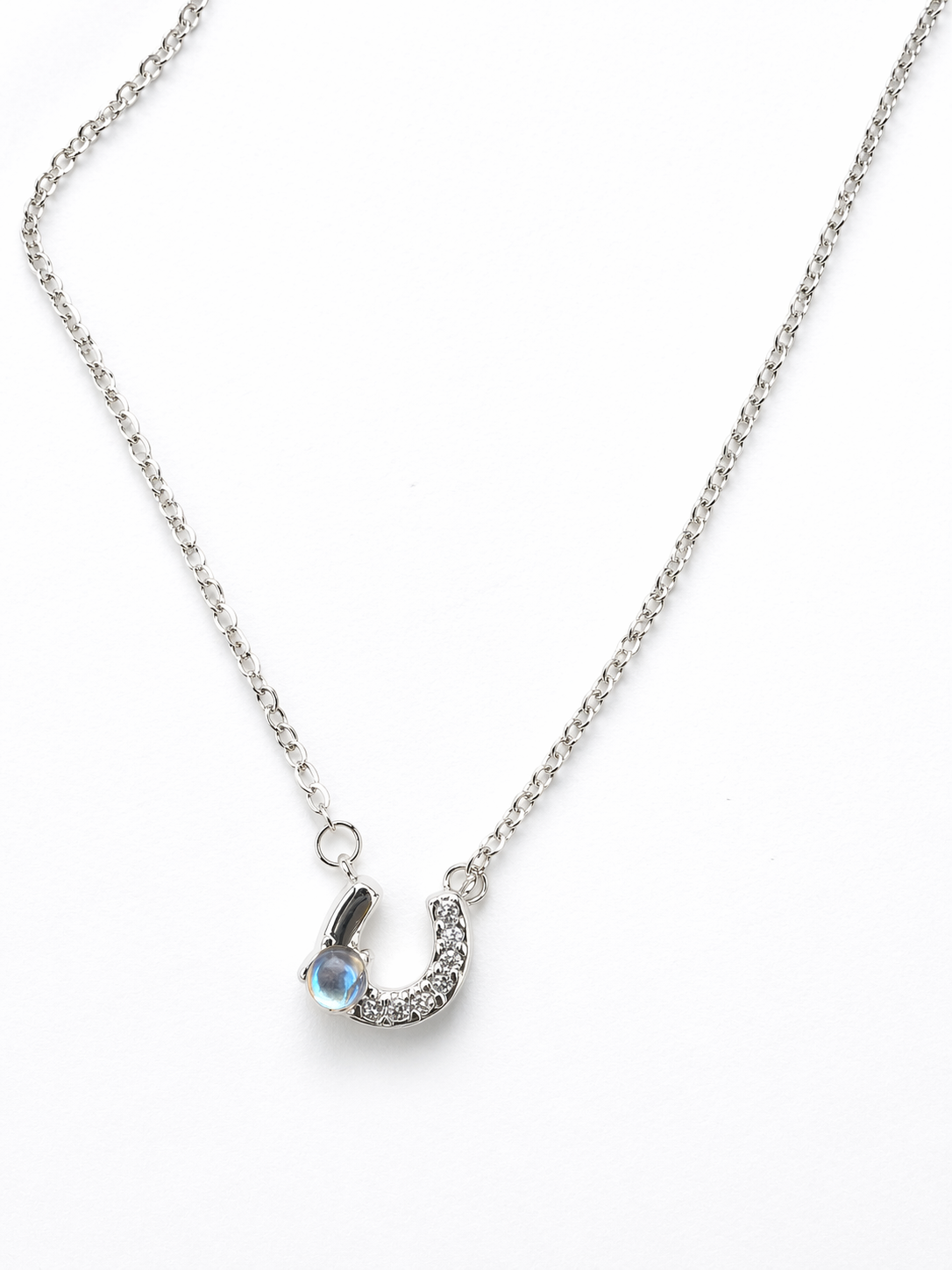 collar de mini herradura platedo
