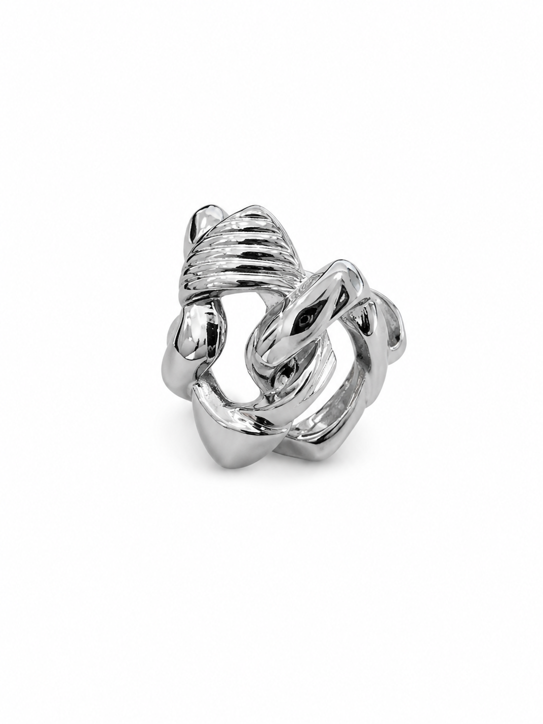 Anillo de rombos entrelazados
