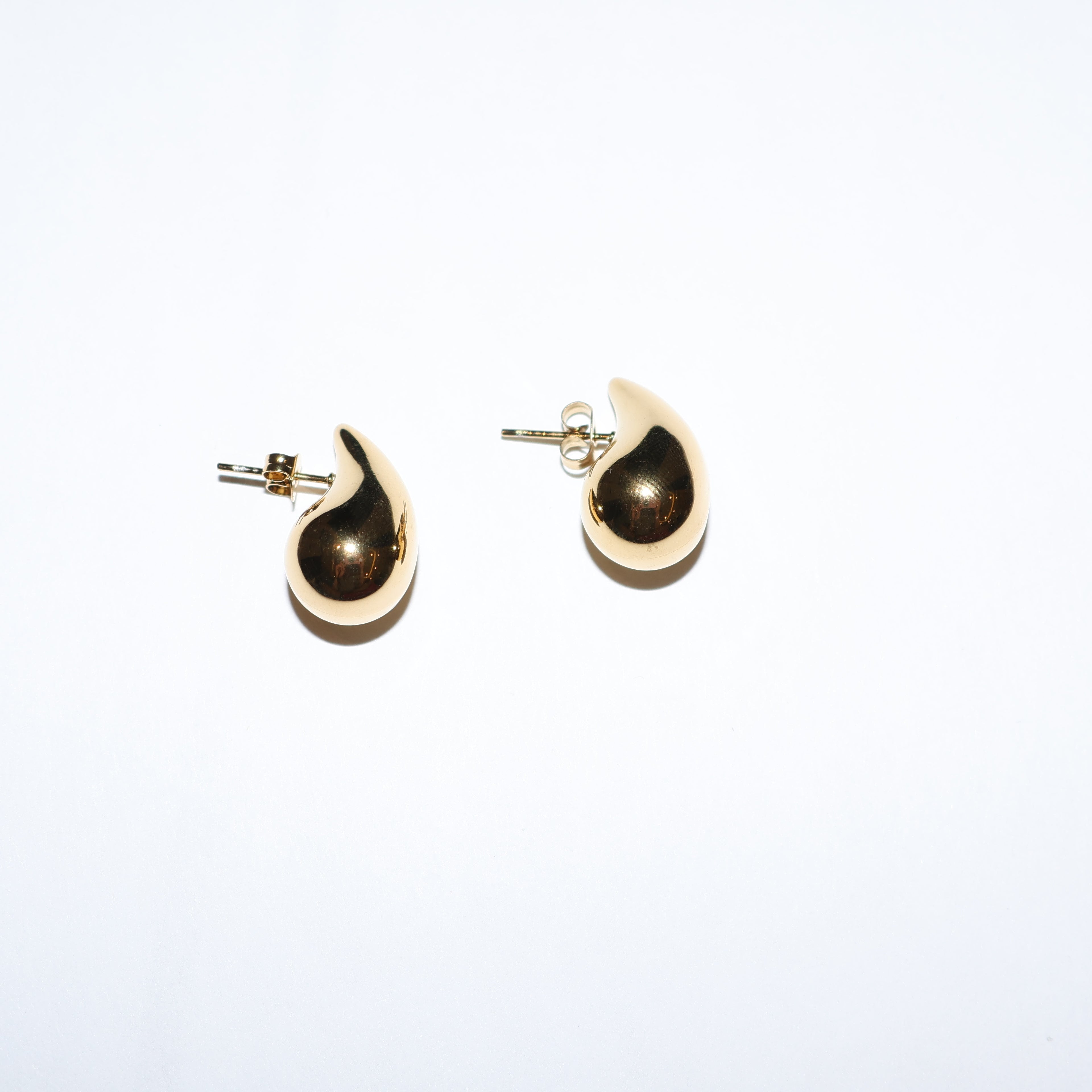 ARETE GOTA DE AGUA LISA 20MM DORADO