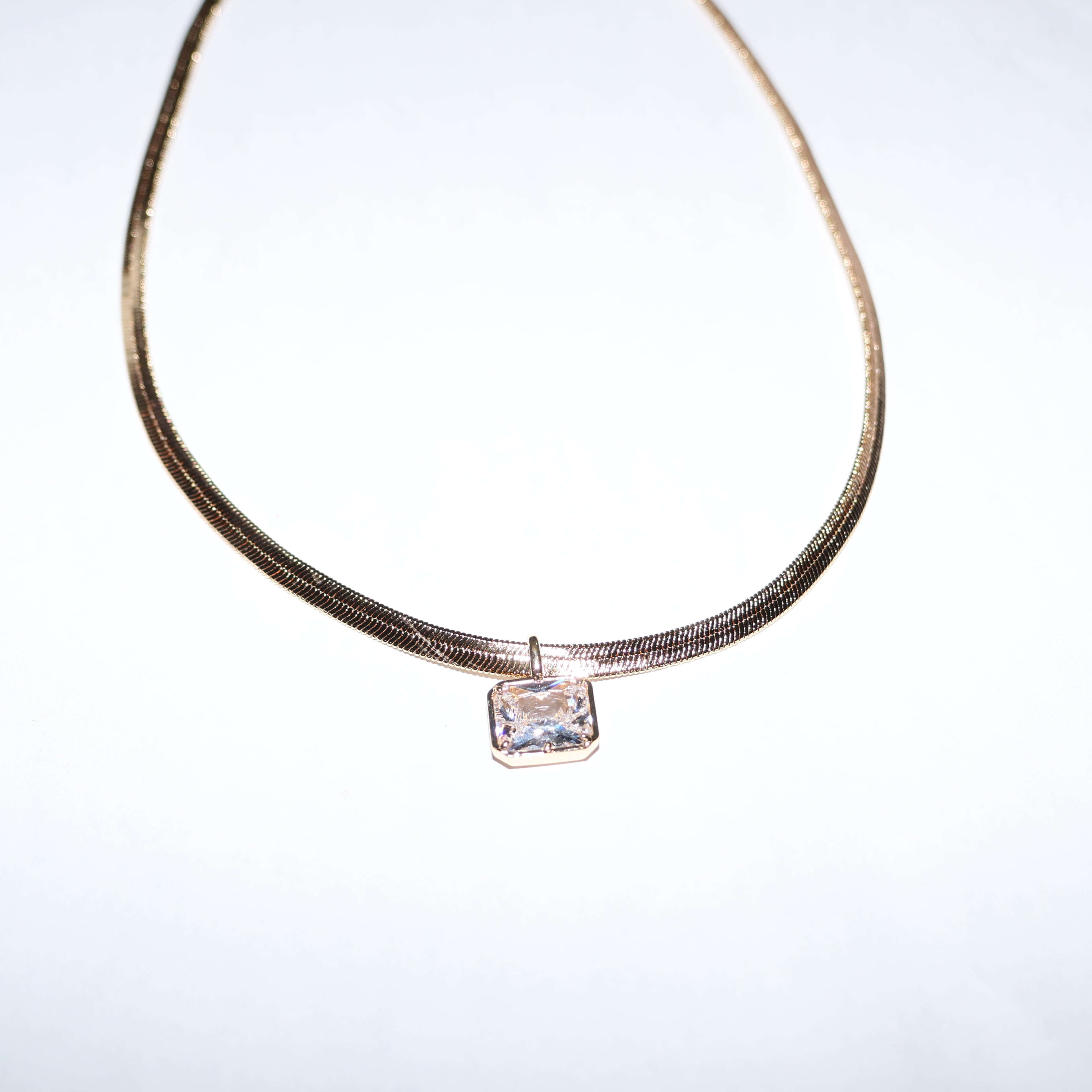 collar cadena planchada con zirconia rectangular
