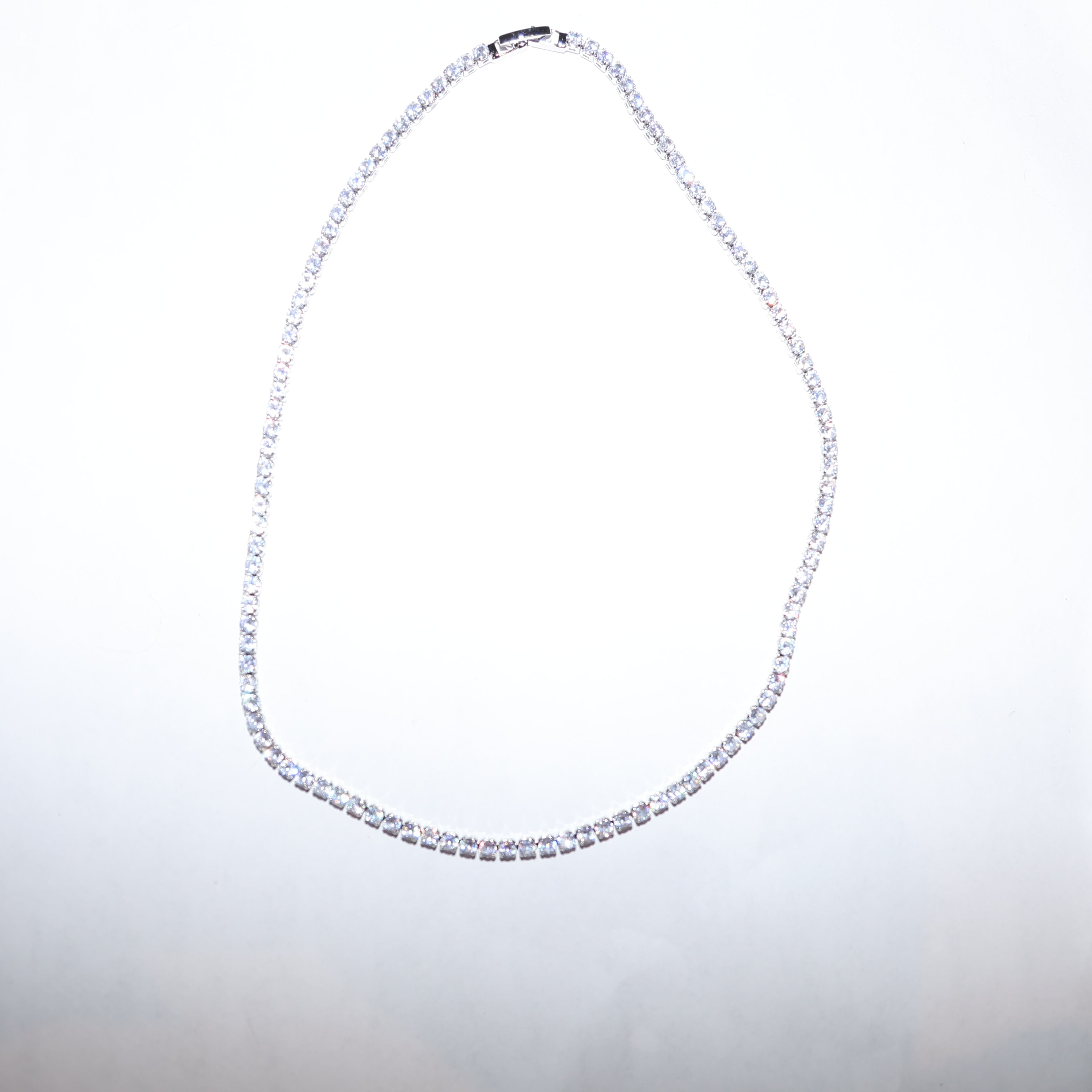collar tipo tennis con broche platado