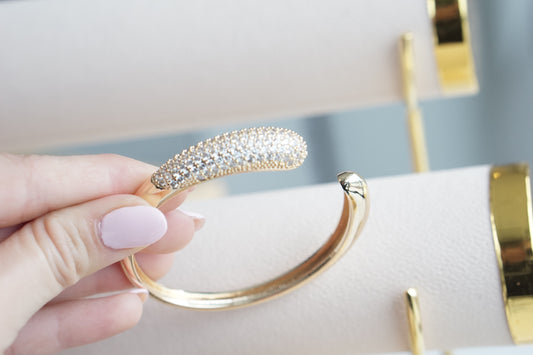 Adjustable Bracelet with Asymmetrical Zirconia Drops 10MM – 14K