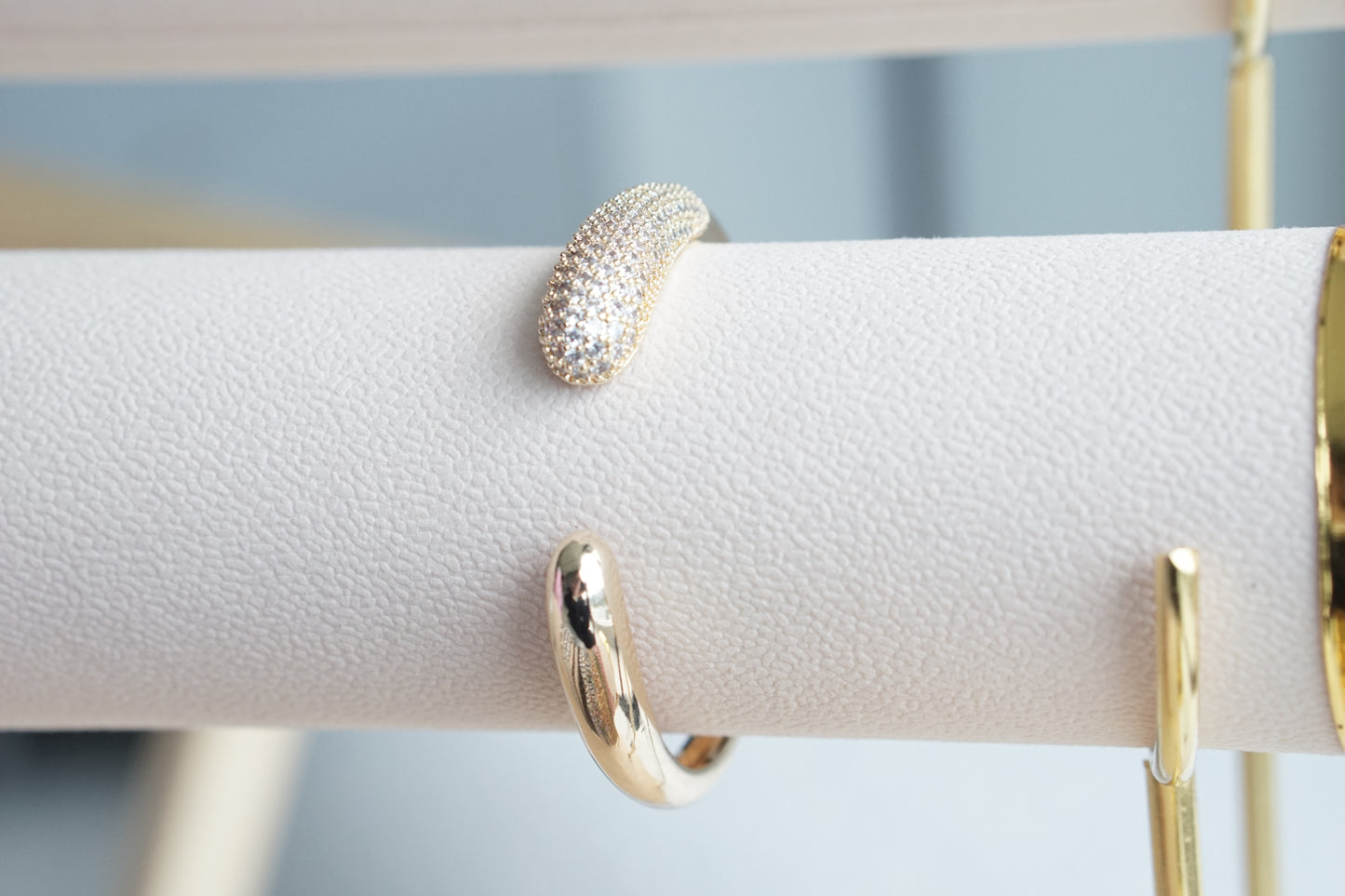 Adjustable Bracelet with Asymmetrical Zirconia Drops 10MM – 14K